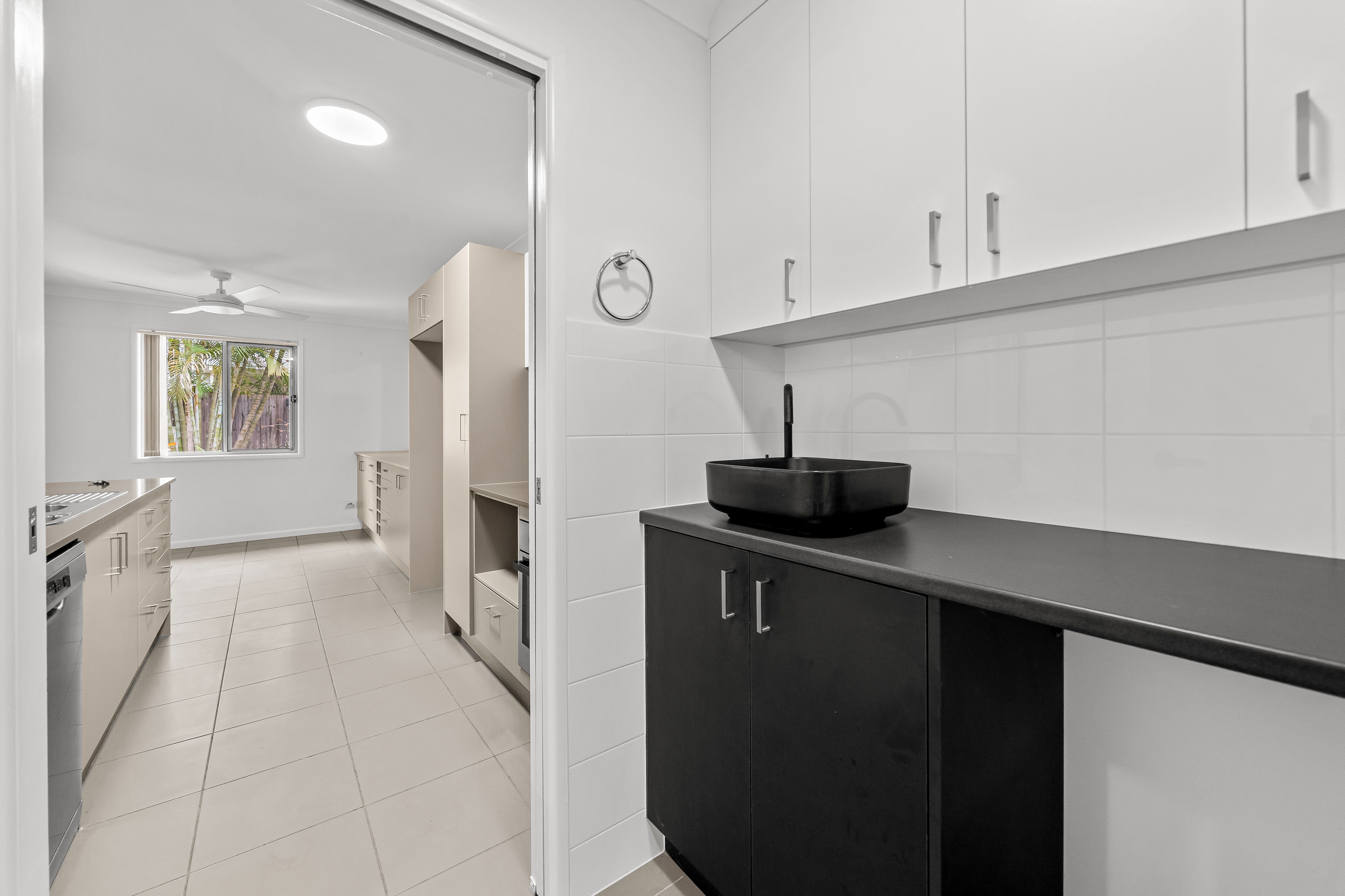 67/2 Diamantina Street — photo 8 of 30