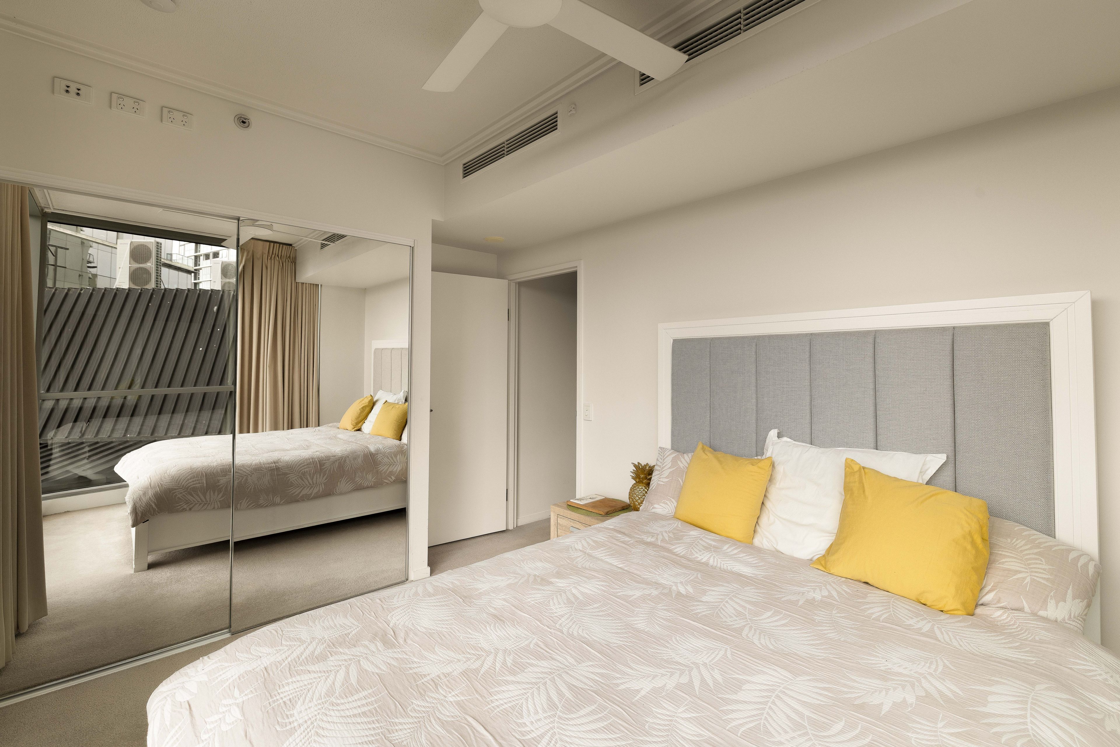 20203/8 Hercules Street — photo 6 of 12