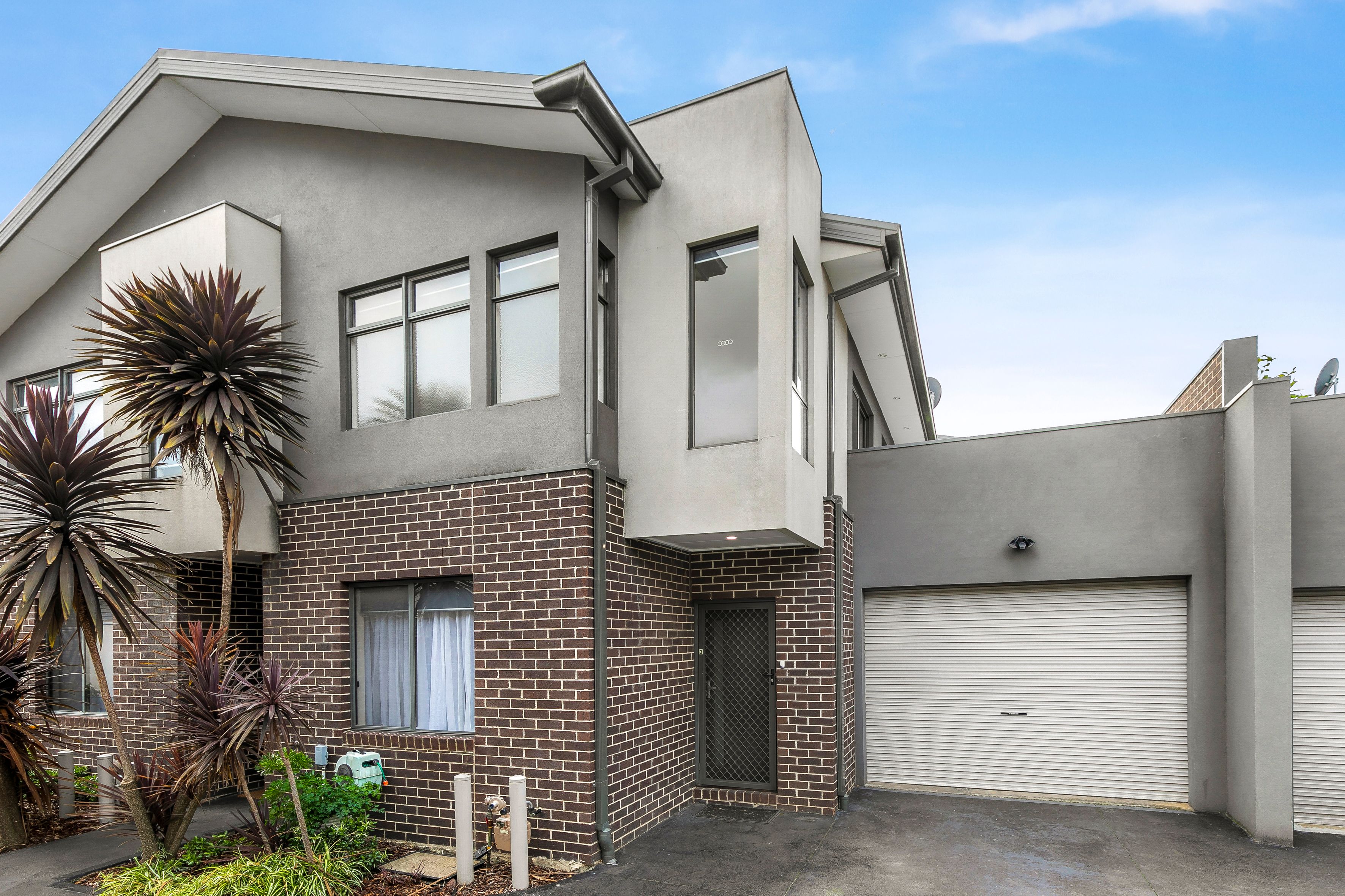 8 Stewart Street, Pascoe Vale VIC 3044