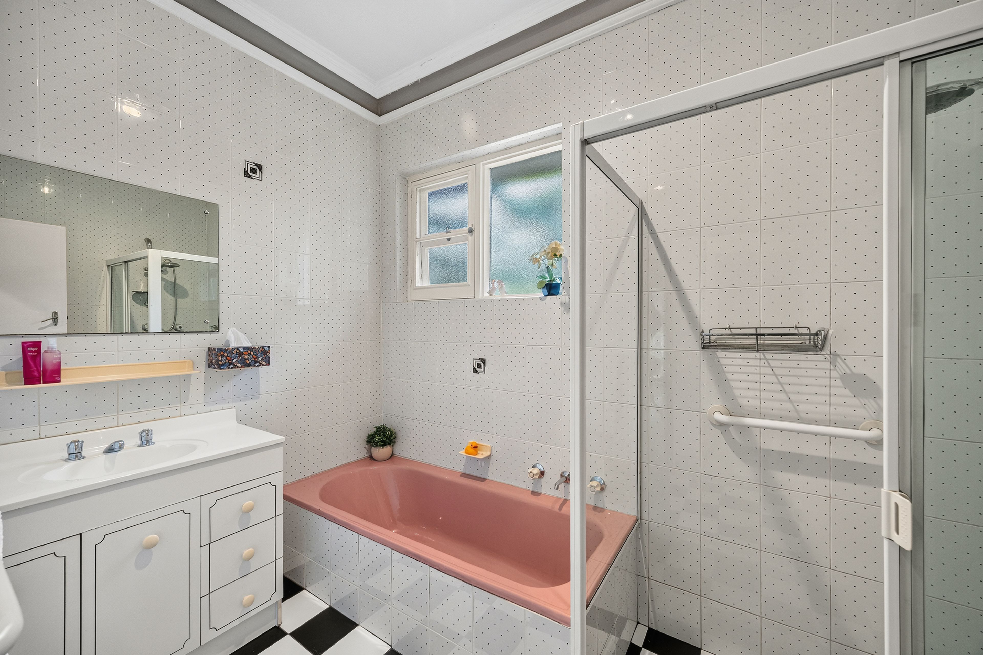251 Lyons Road — photo 10 of 17
