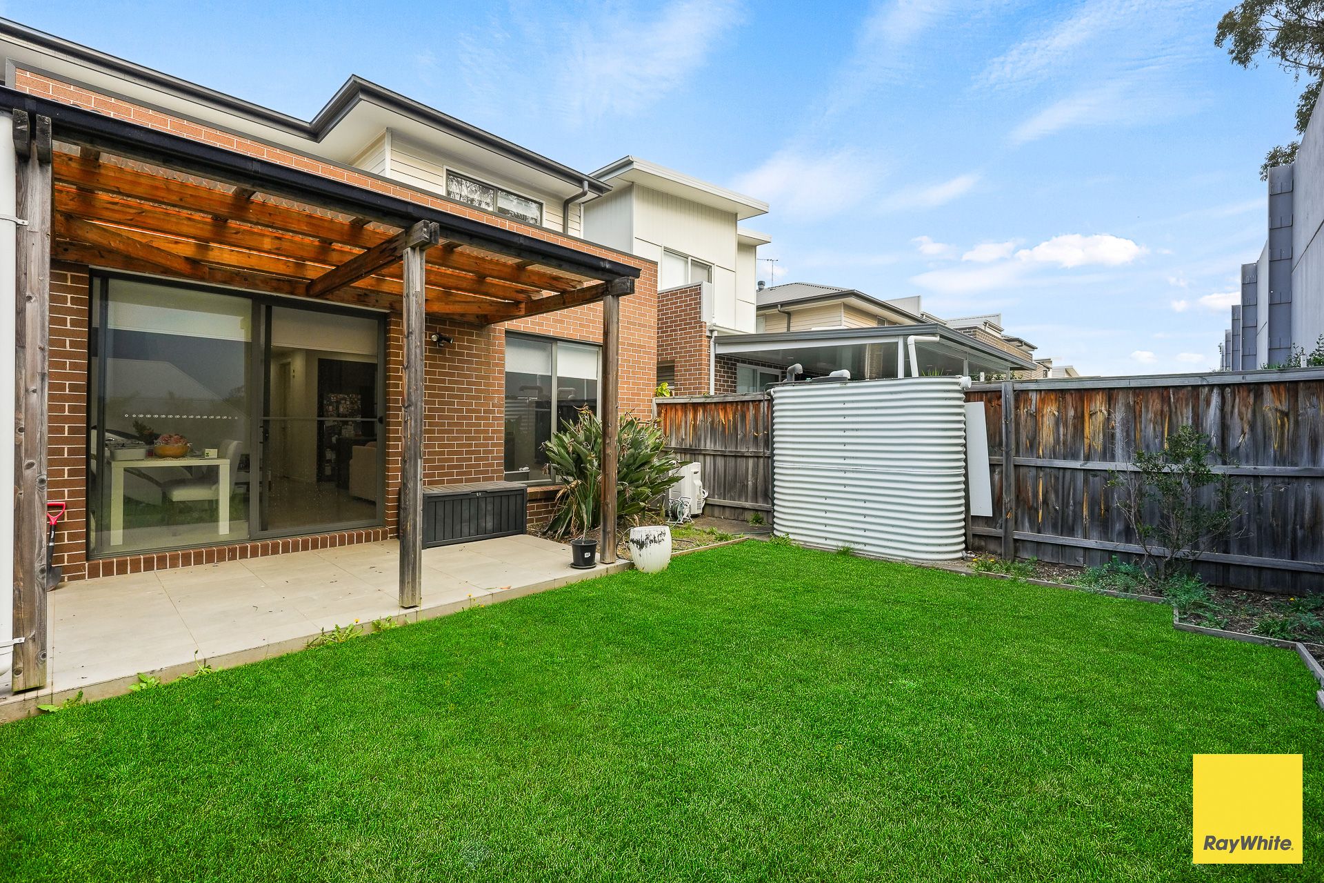 56 Indigo Crescent — photo 9 of 11