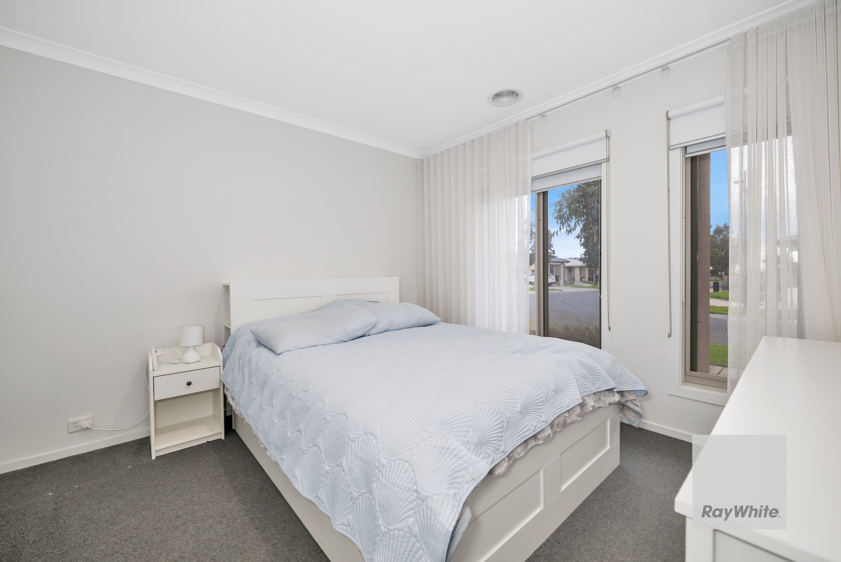 17 Milsom Avenue, FRASER RISE, VIC 3336