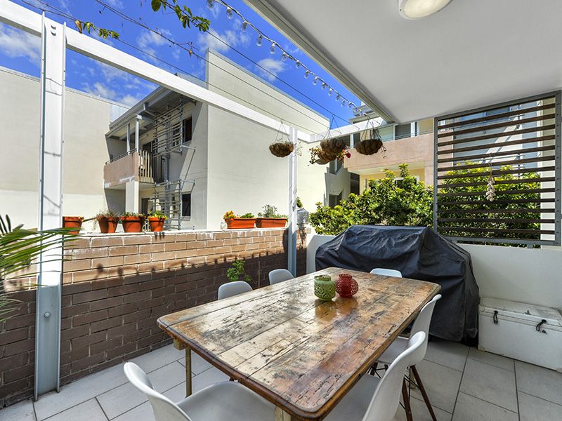 21/8-12 Macquarie Street, Teneriffe, QLD 4005