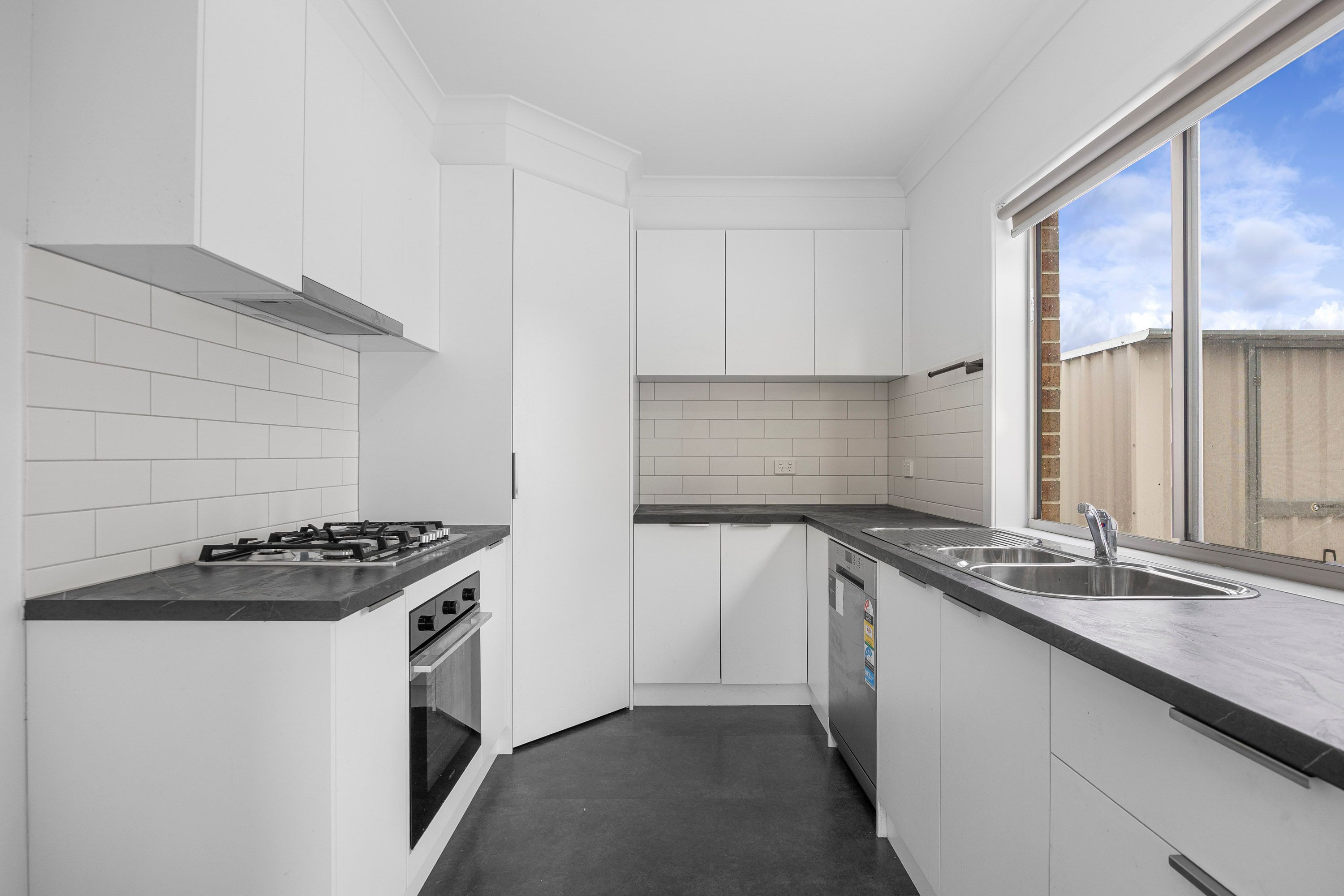 4/15A Kent Street — photo 3 of 10