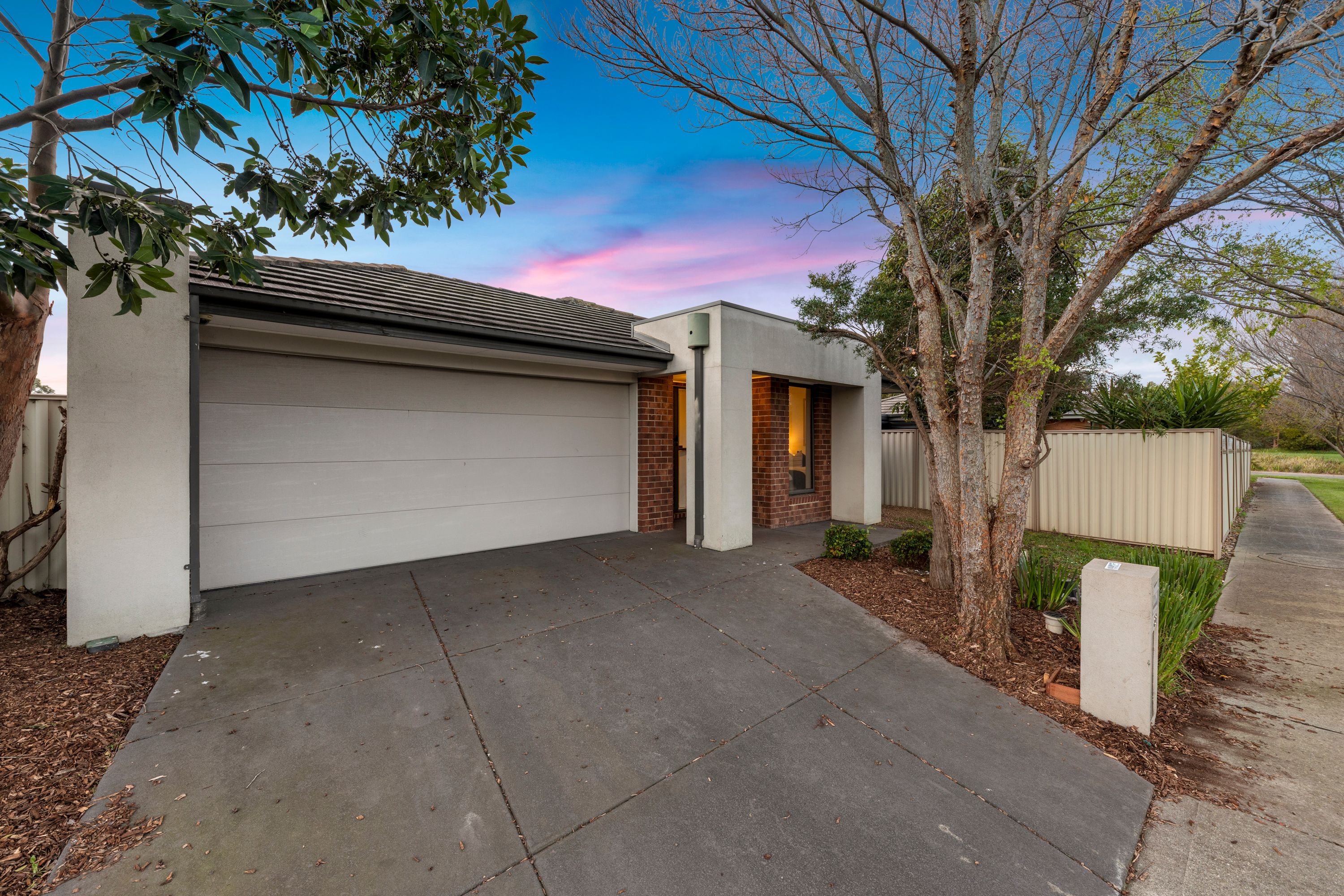 32 Edenbrook Circuit, Pakenham, VIC 3810