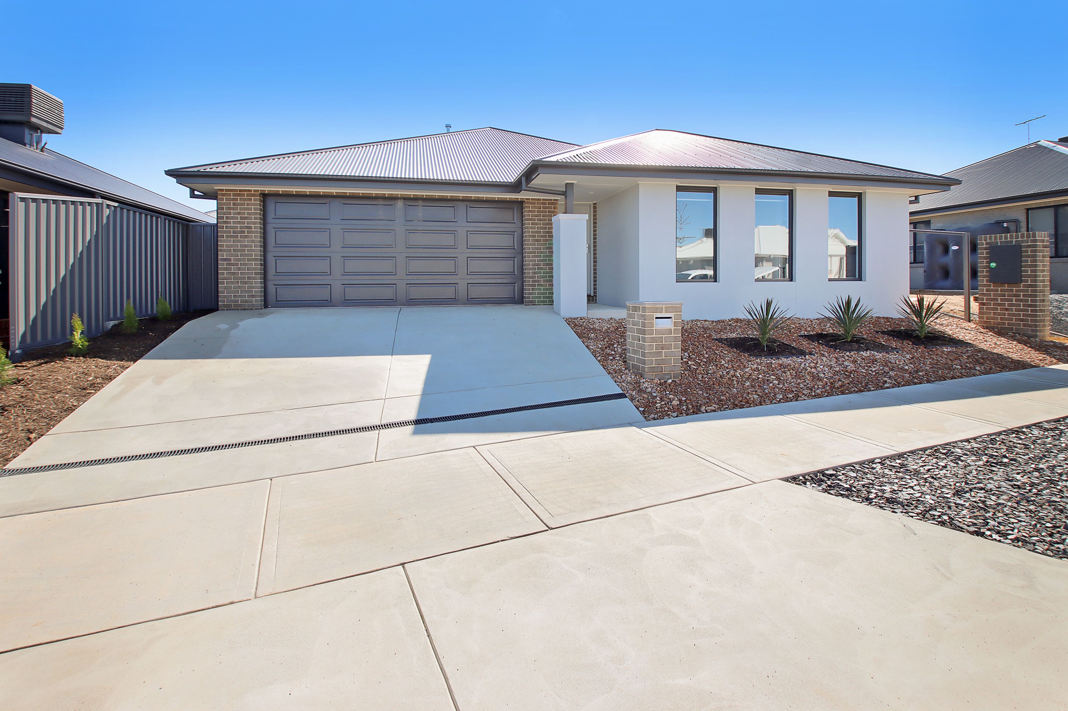8 Canterbury Road, Thurgoona, NSW 2640