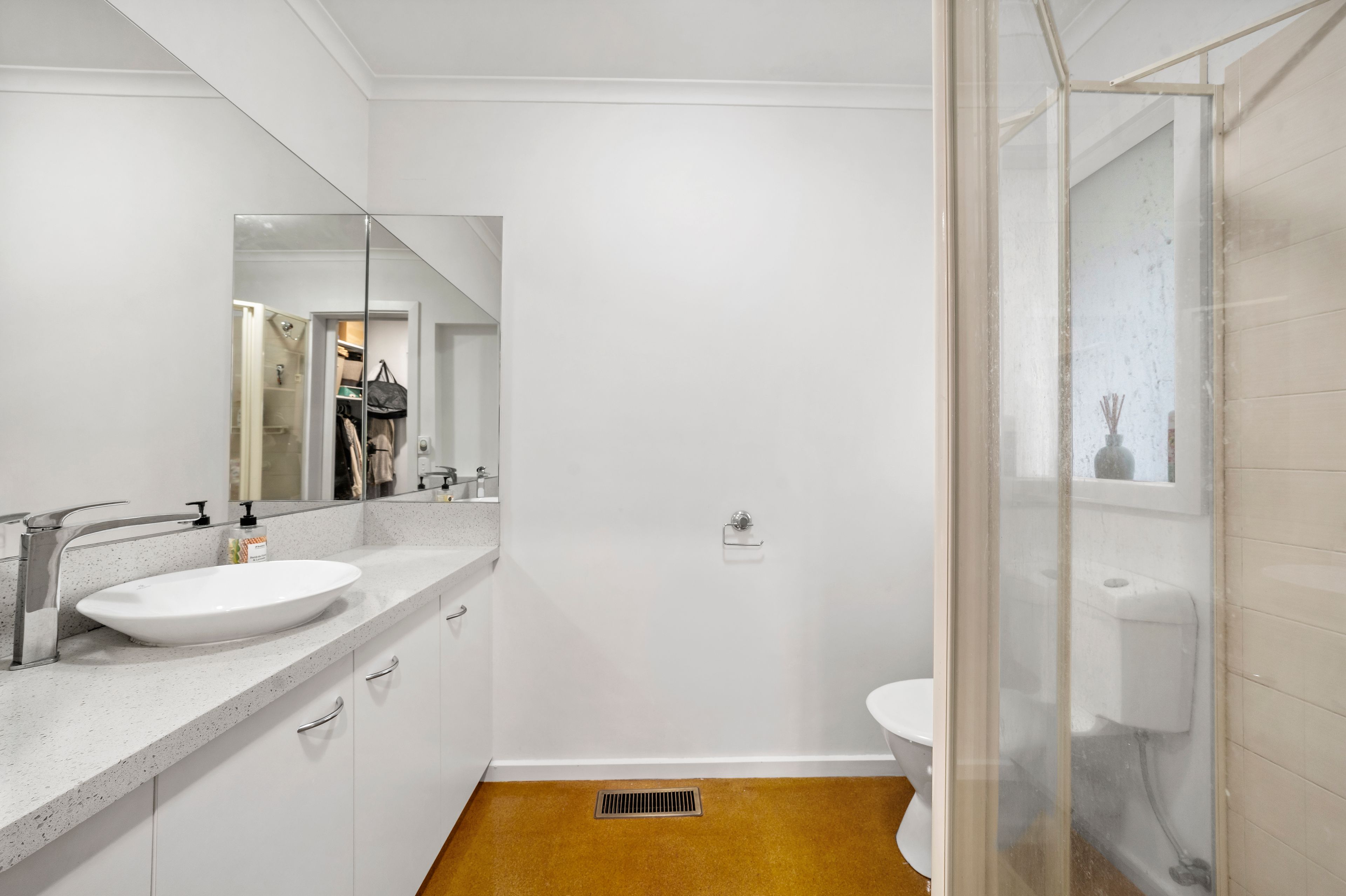 36 Dirkala Avenue — photo 10 of 11