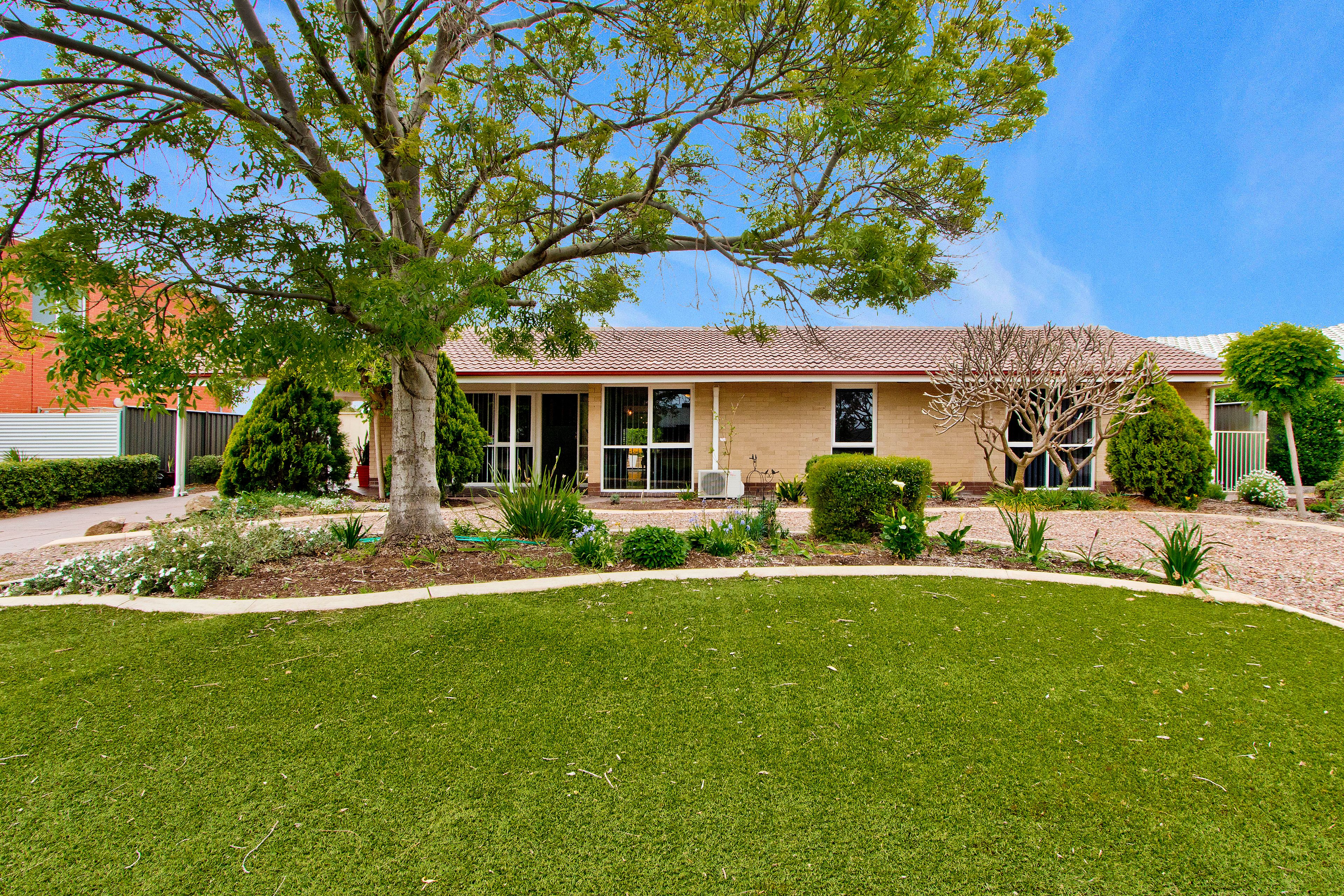 14 Greenfield Crescent, West Lakes Shore SA 5020
