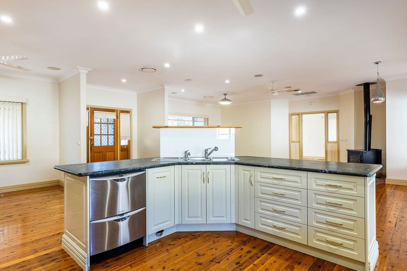 4 Lanaghan Street — photo 4 of 14