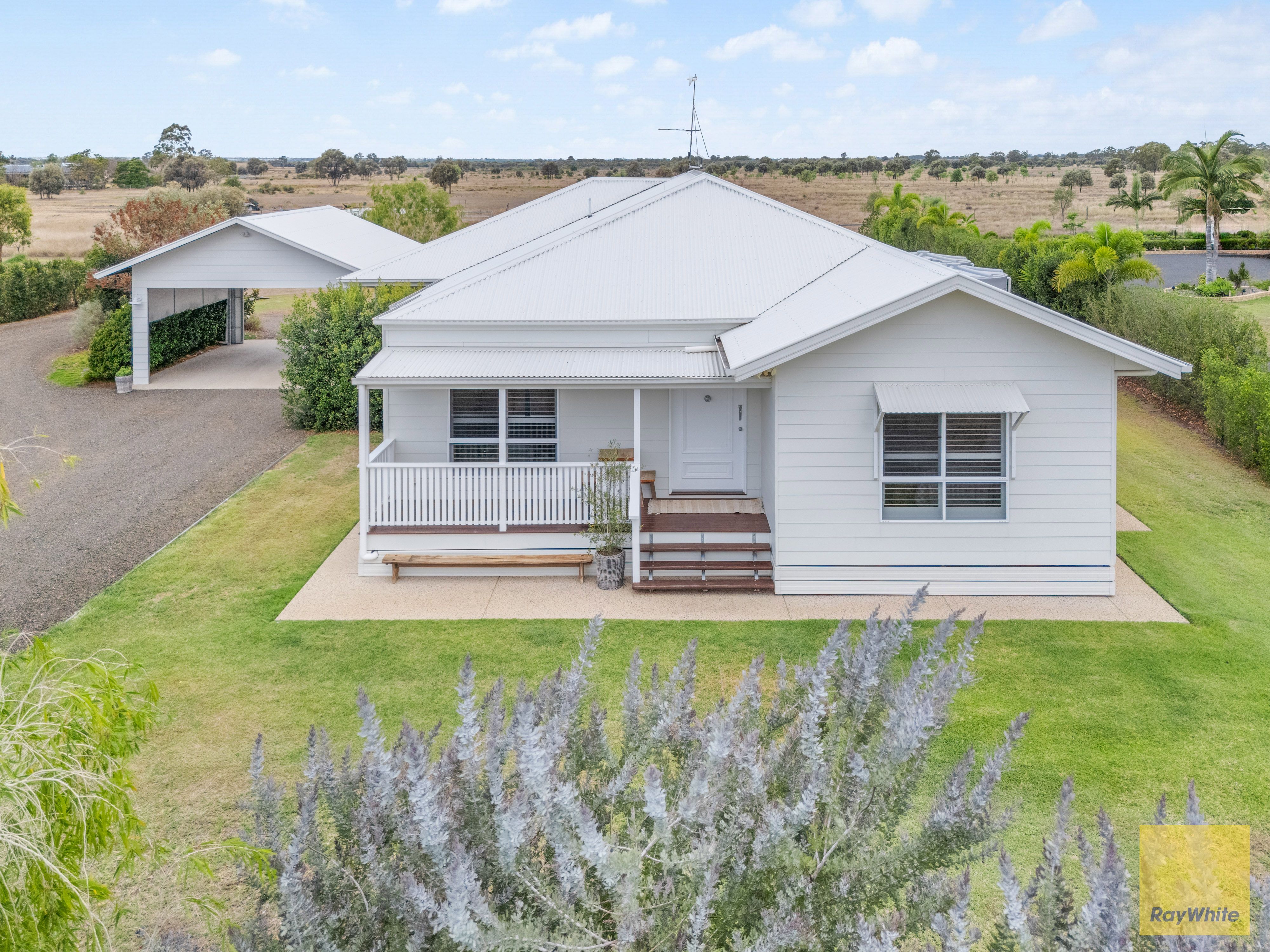 7 Bottle Tree Road, Emerald, QLD 4720