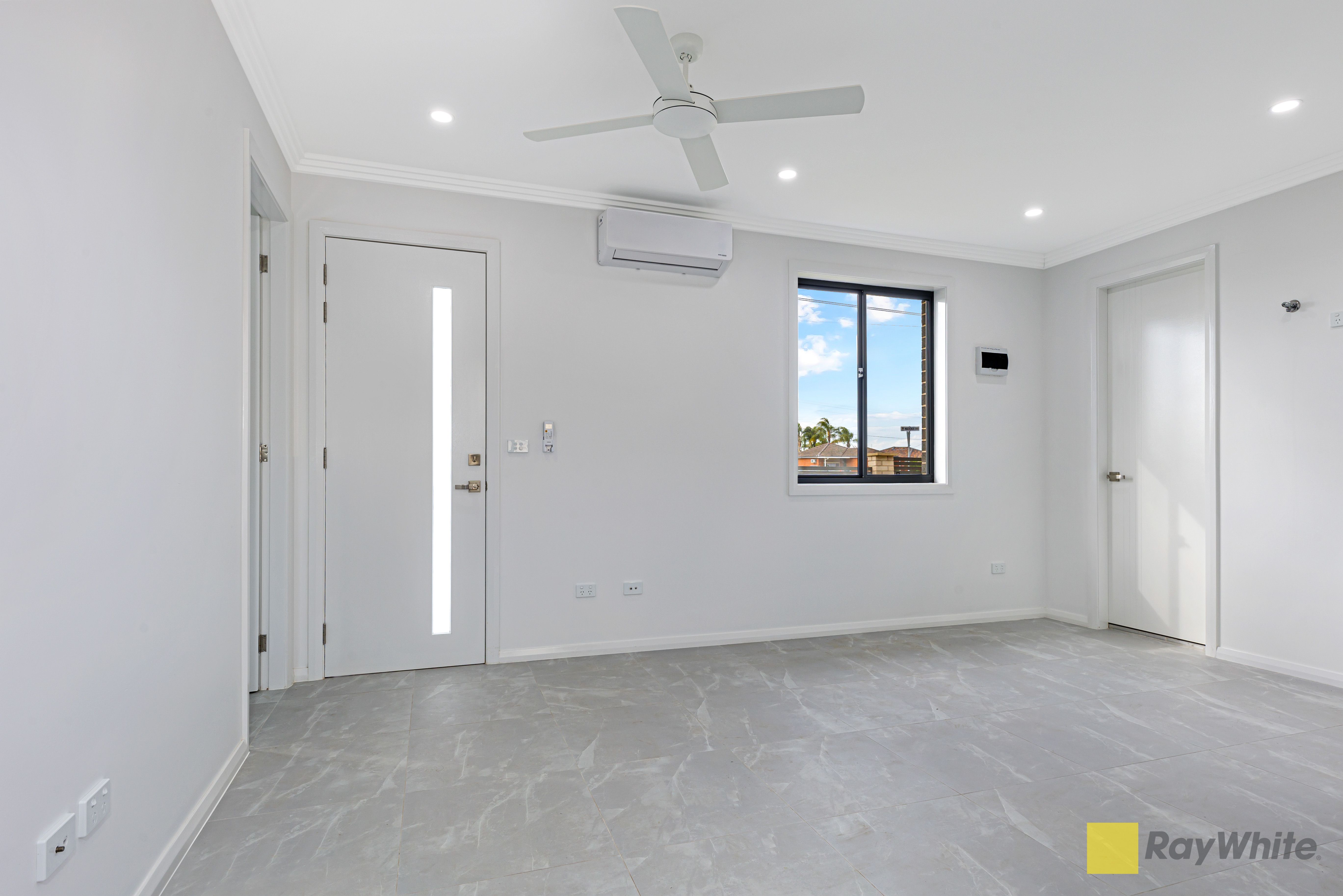 35A Mackenzie Boulevard — photo 3 of 6