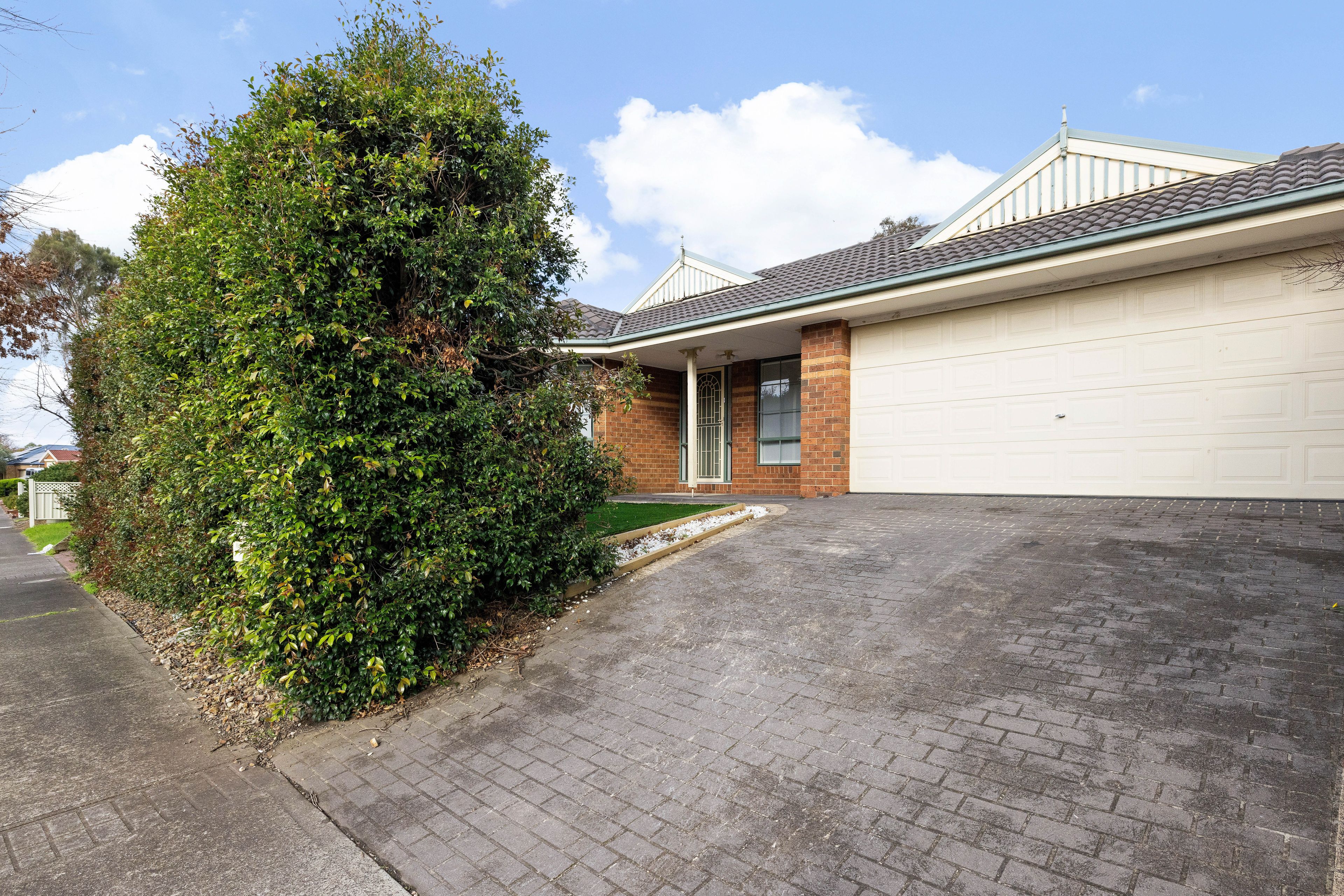 13 Creekwood Drive, Craigieburn, VIC 3064