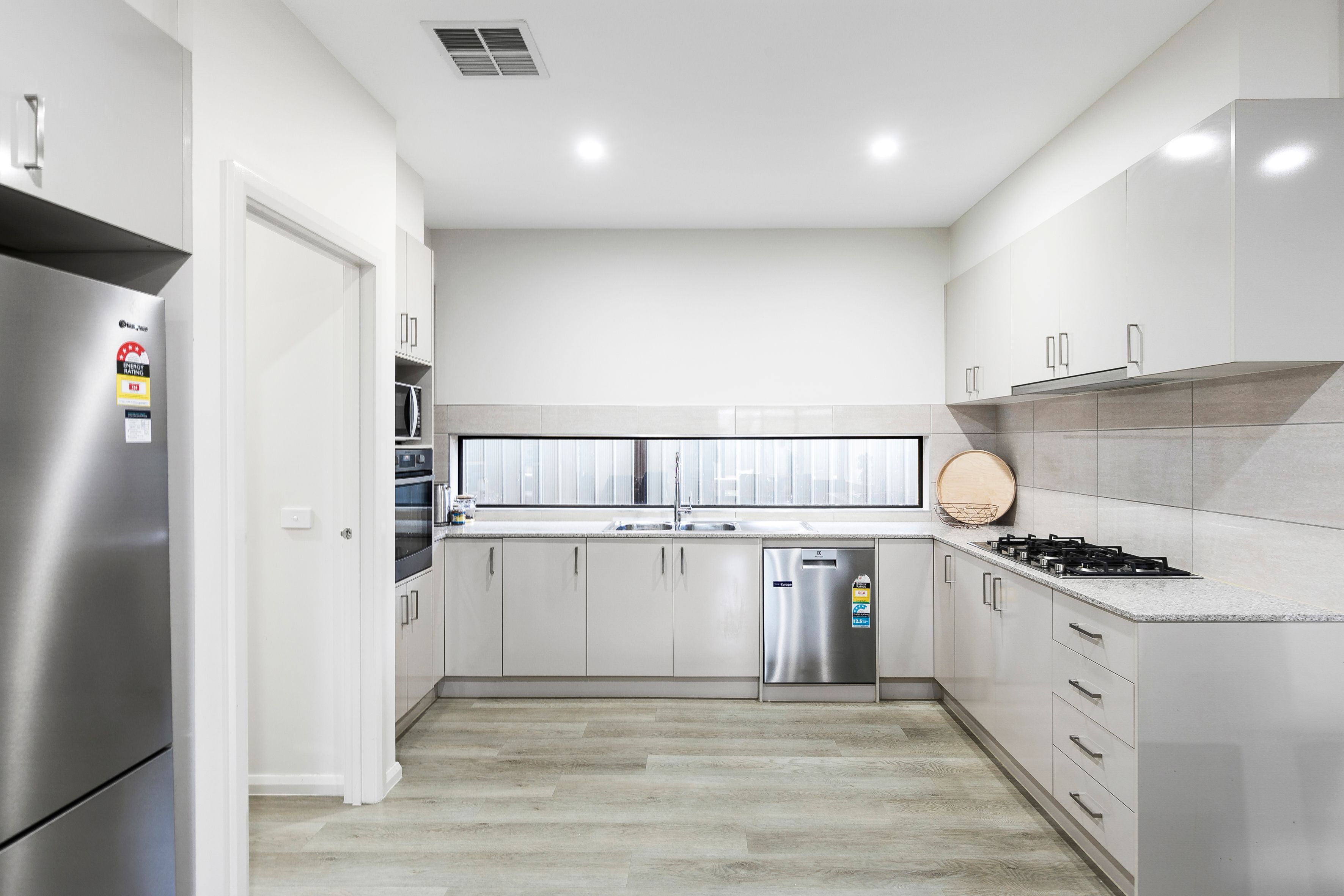27 Parish Court — photo 7 of 16