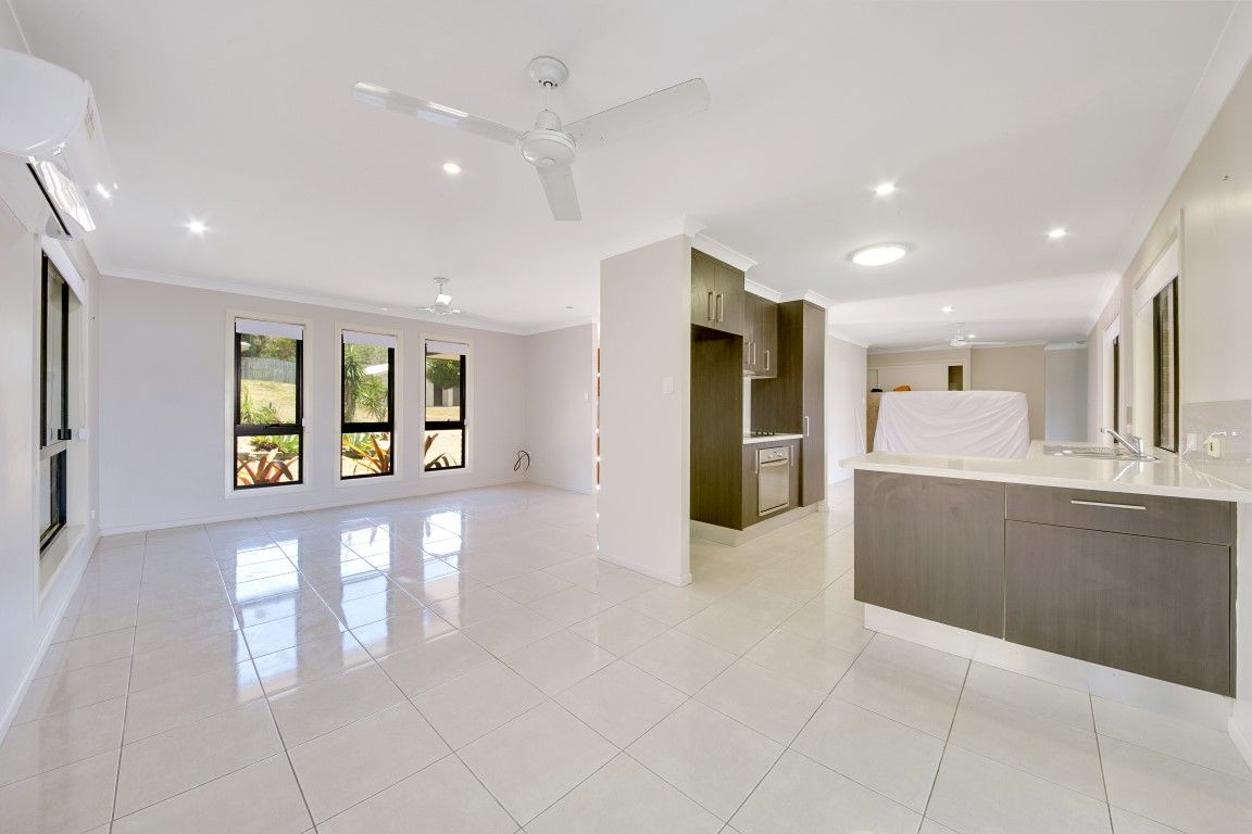 11 Spence Court, Kirkwood, QLD 4680