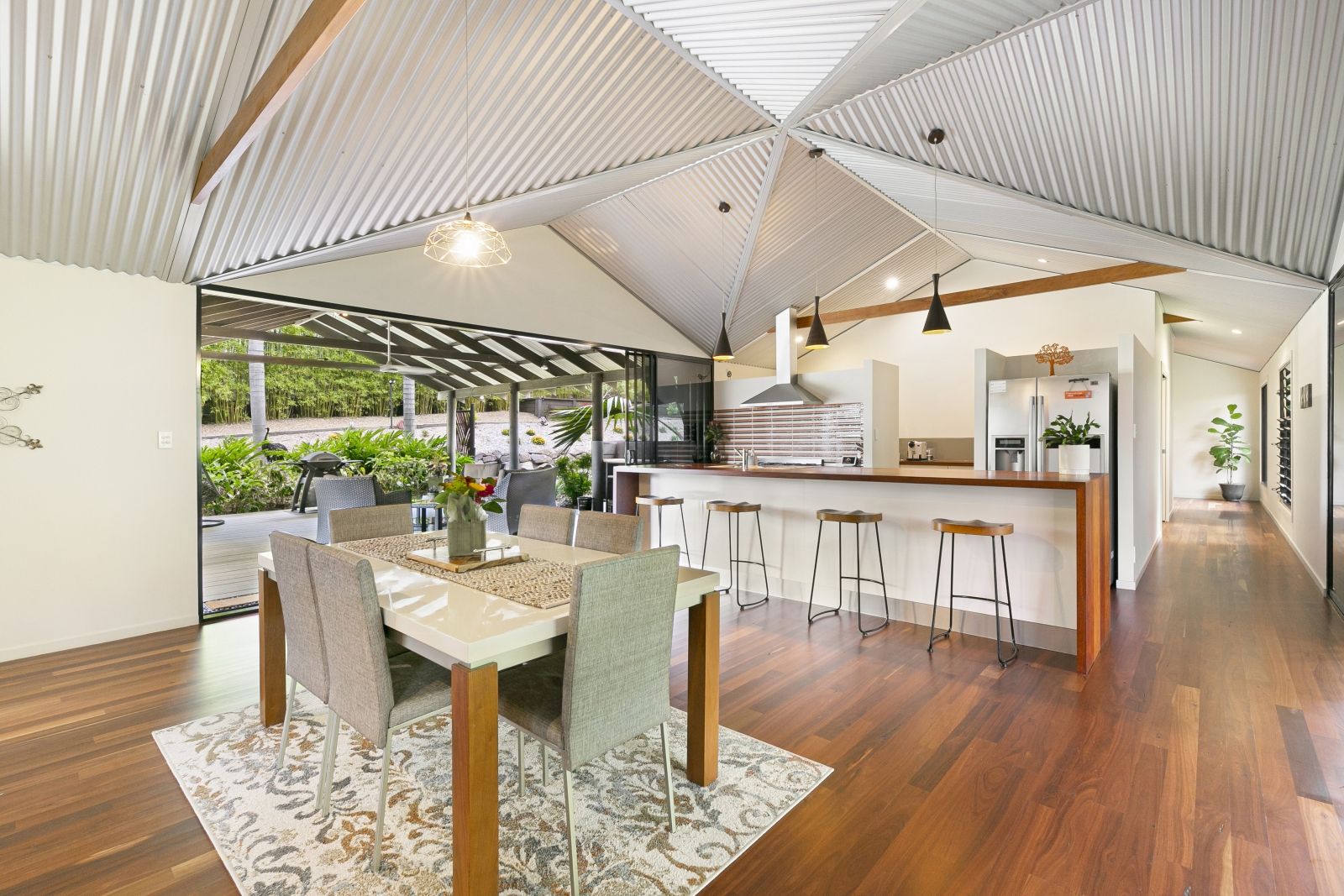 6 Finch Street, Bonogin, QLD 4213