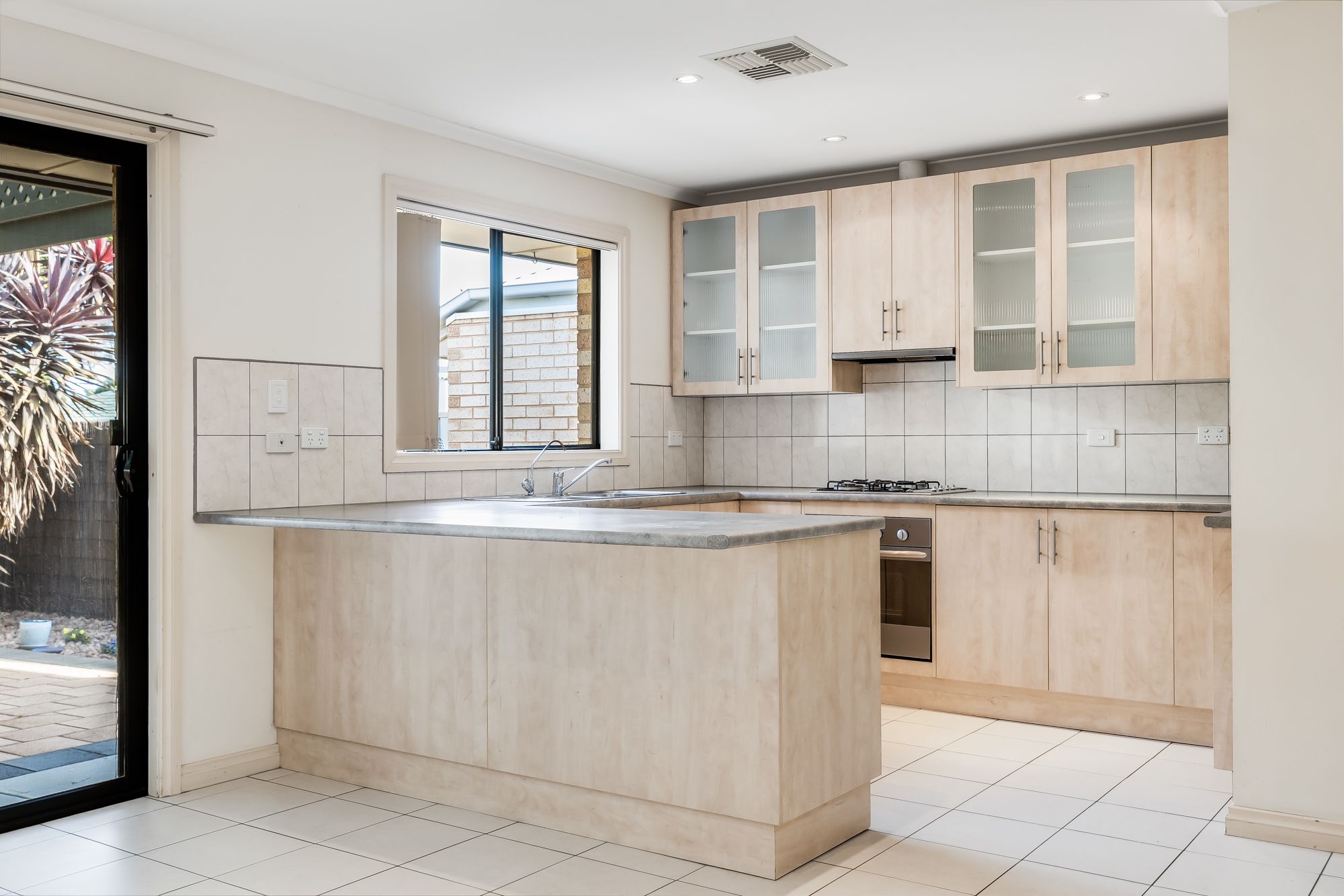 2 Kwinana Crescent, Port Noarlunga South, SA 5167