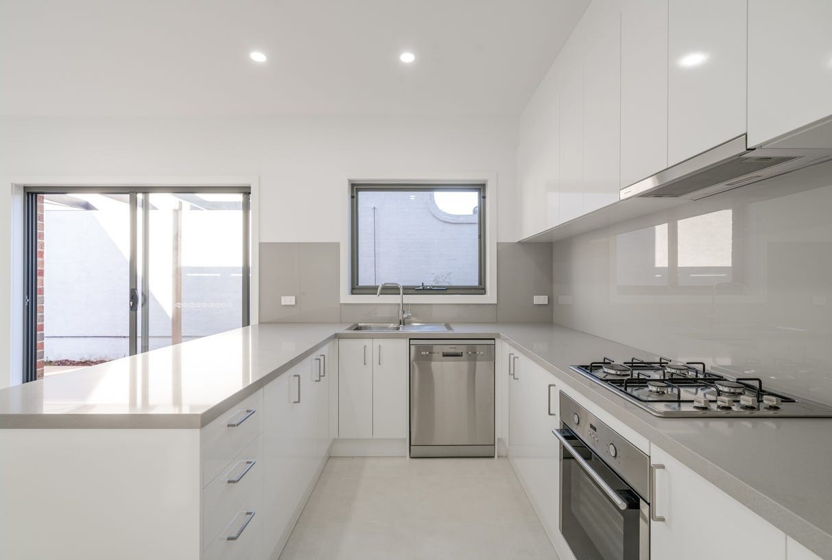 1/30-32 West Fyans Street, Newtown, VIC 3220