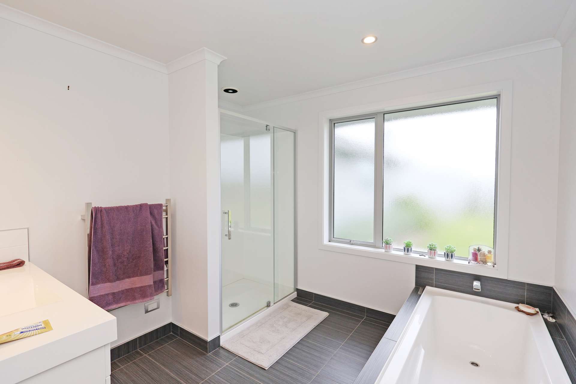 135 Millwood Glen photo 32