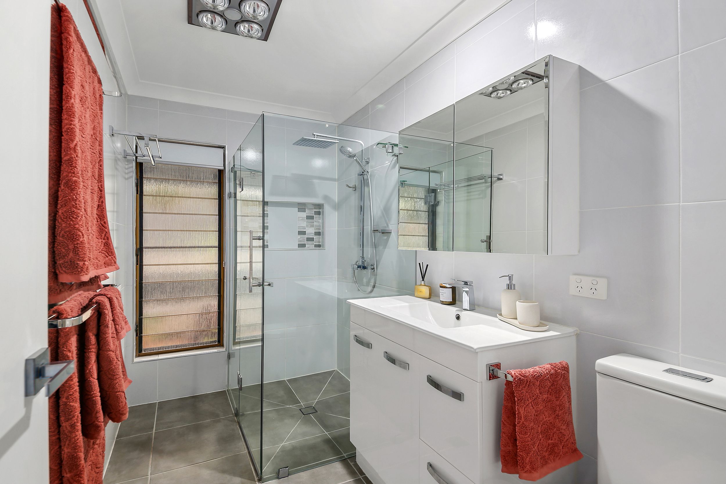 7 Chiltern Court — photo 9 of 25