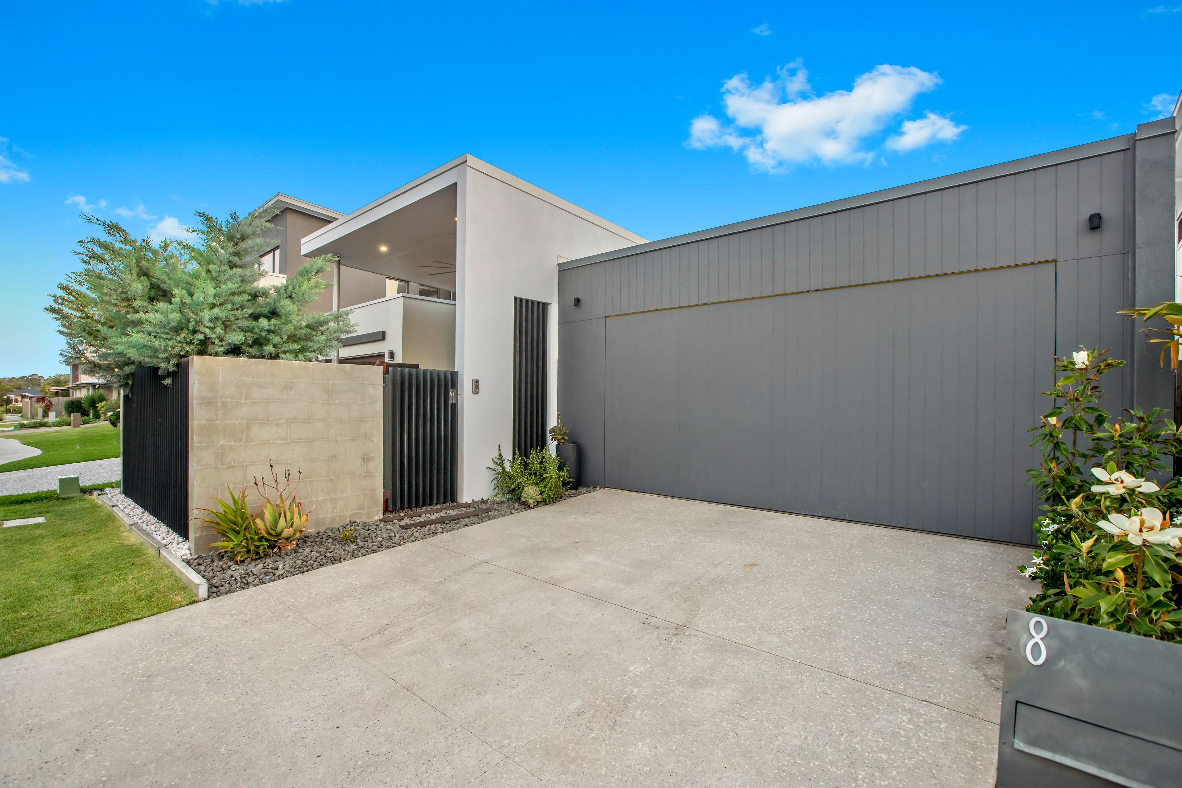 8 Bluff Street, BIRTINYA, QLD 4575