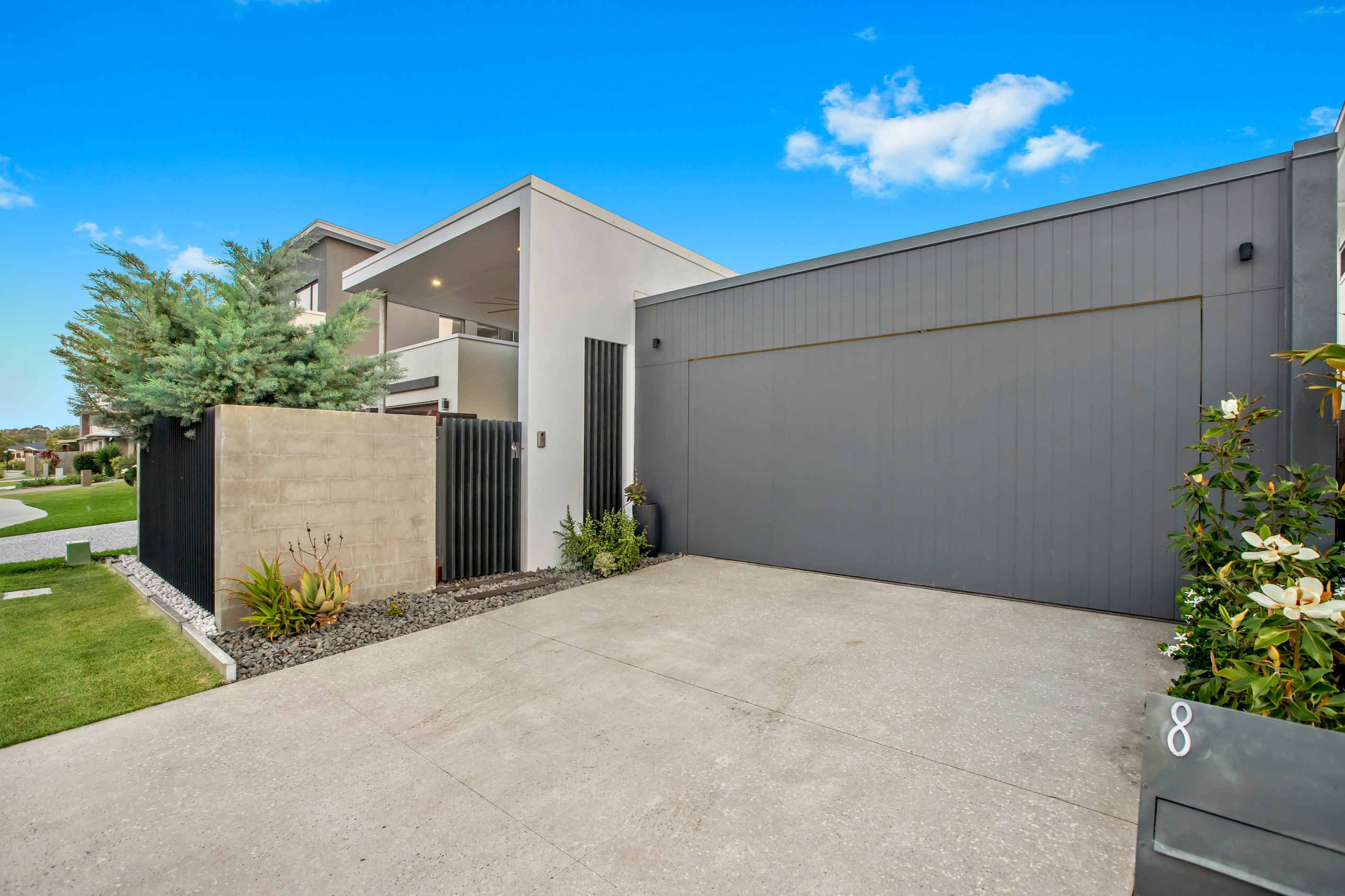 8 Bluff Street, BIRTINYA, QLD 4575