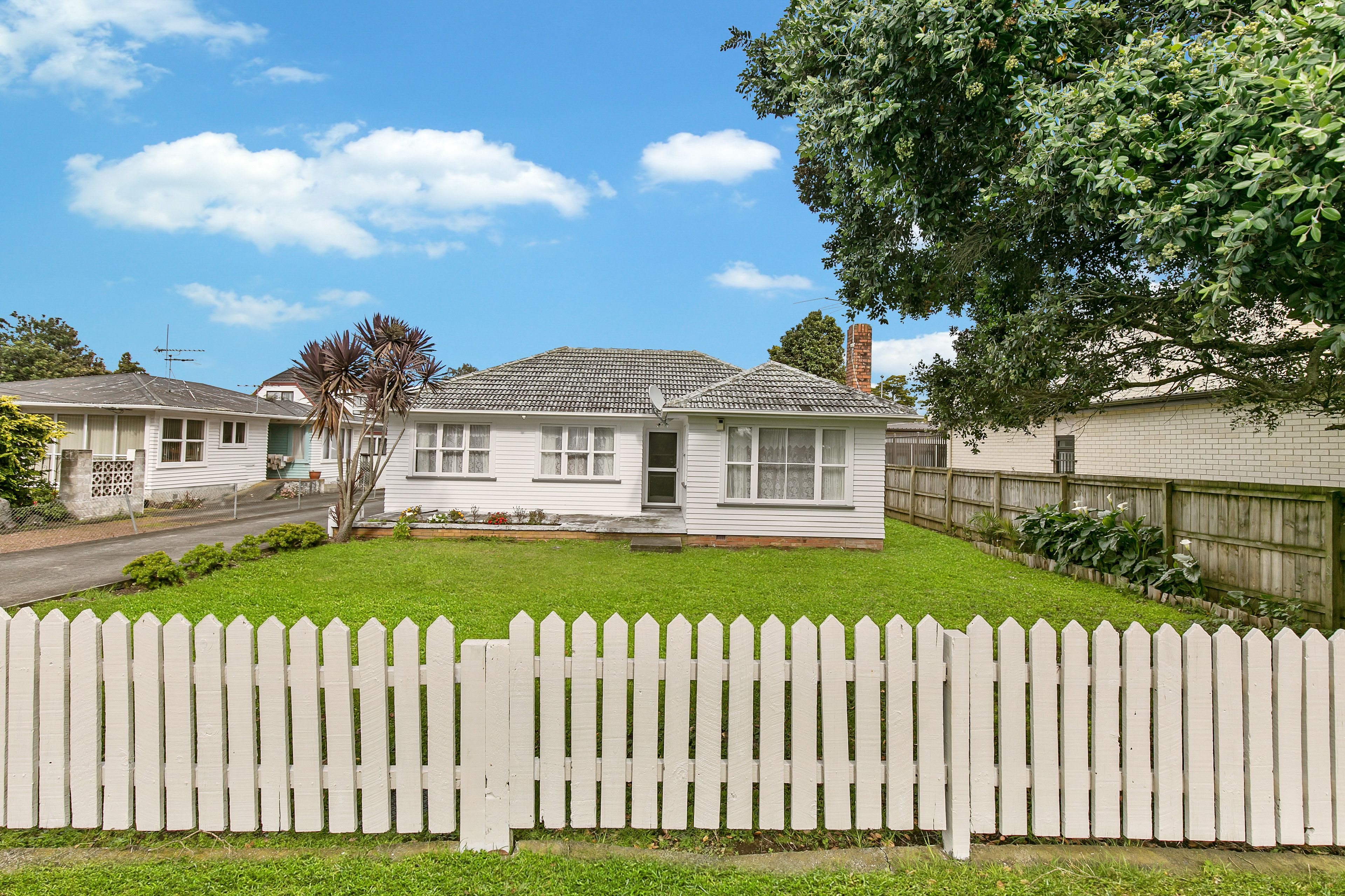 184 Russell Road, Manurewa, Manukau City