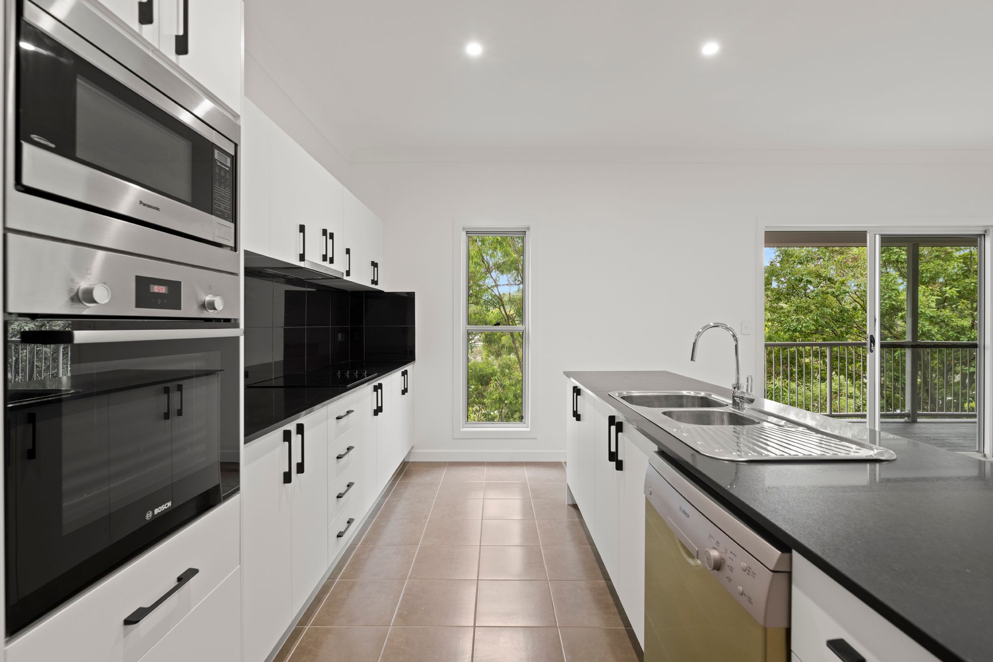 8/4 Fleay Court, Burleigh Heads, QLD 4220