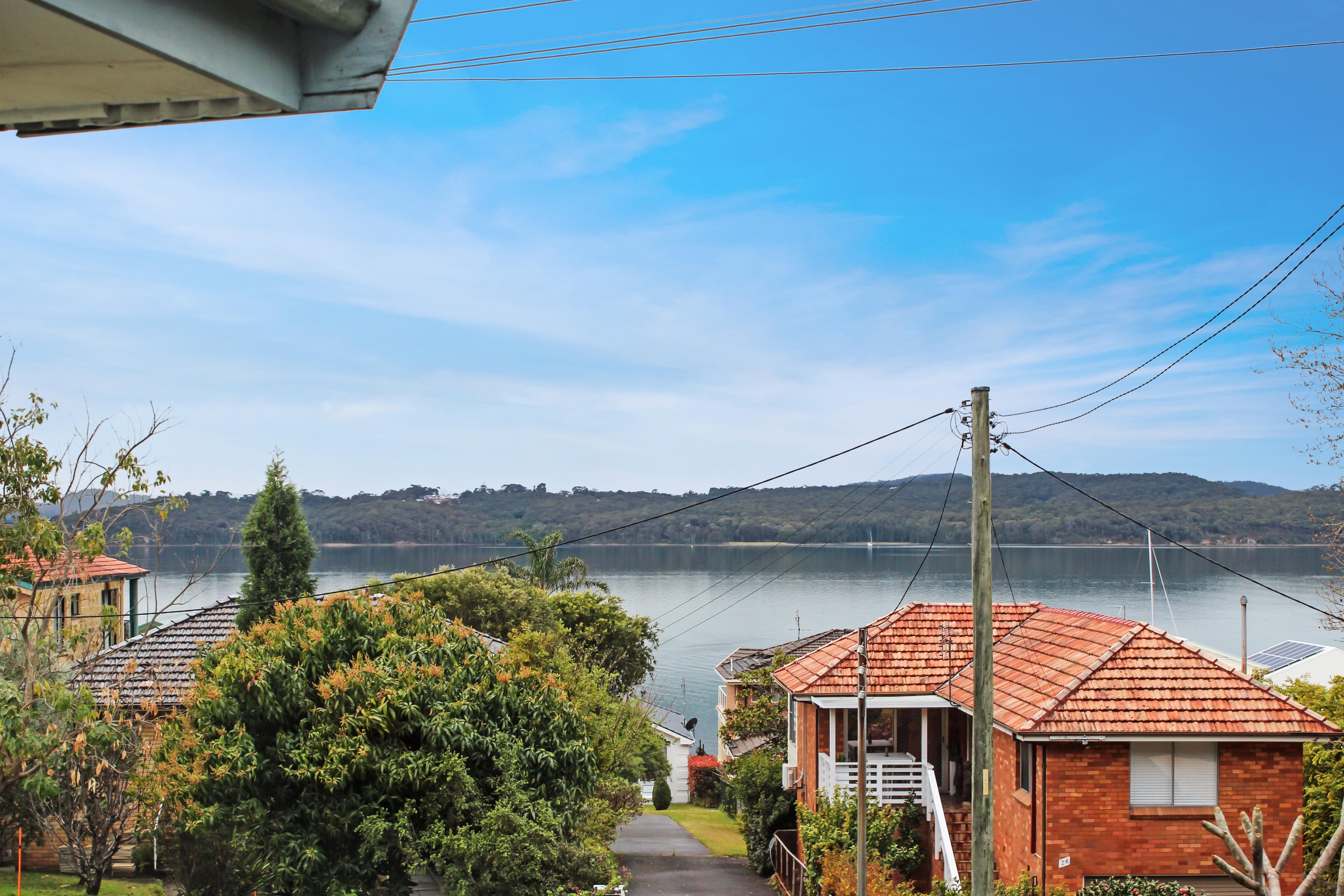 11 Skye Point Road, Coal Point, NSW 2283