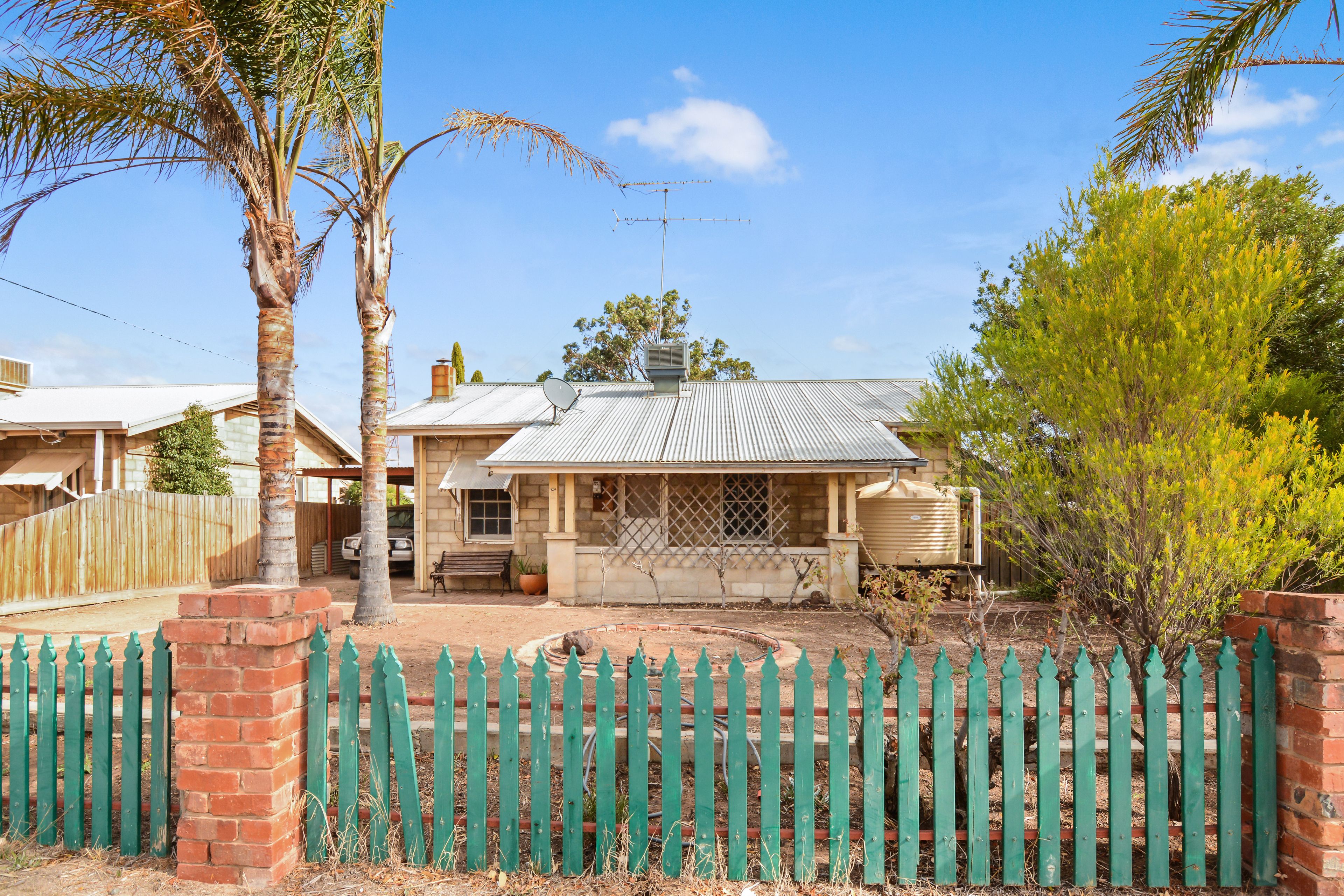 11 Railway Terrace, Ouyen, VIC 3490