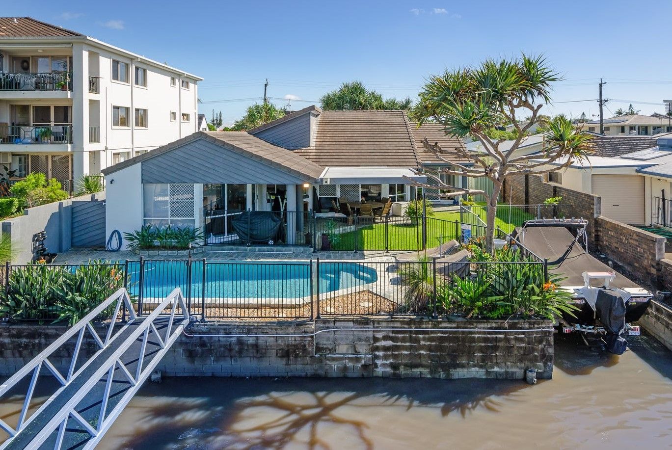 12 Jennifer Avenue, Runaway Bay, QLD 4216