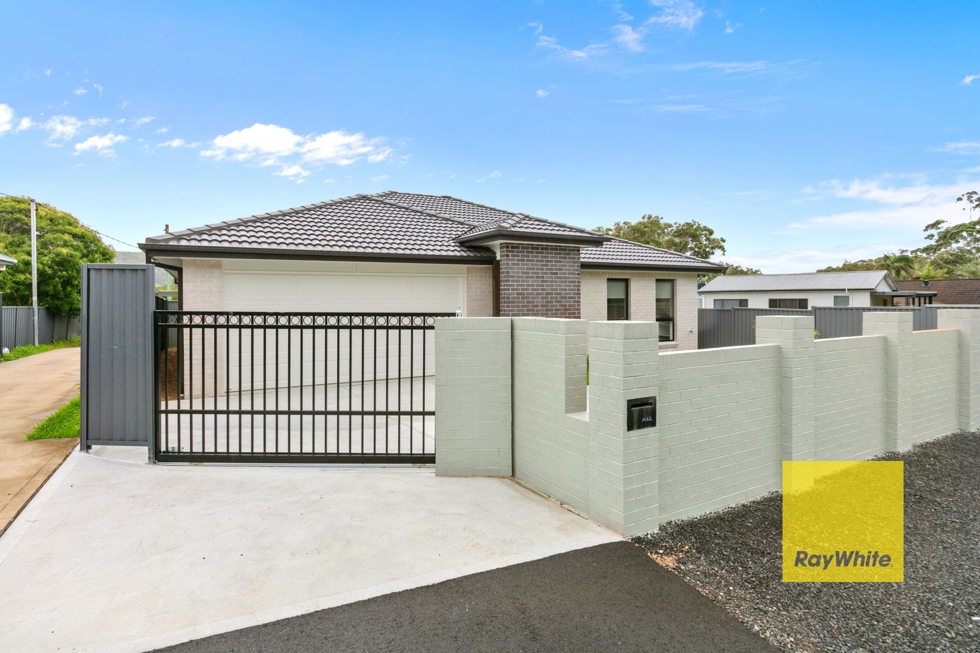 957 The Entrance Road, Forresters Beach NSW 2260