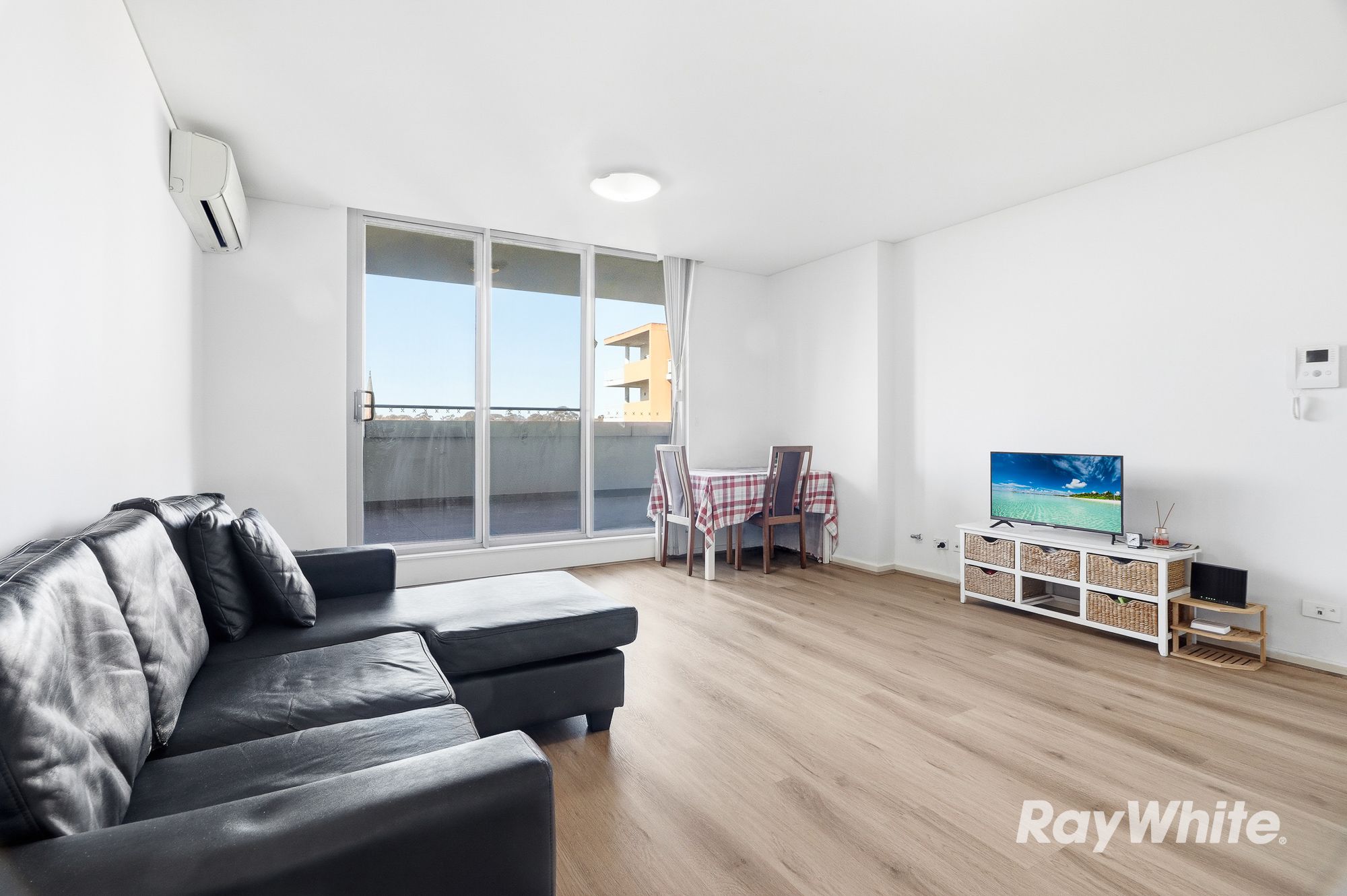 33/21 Sorrell Street — photo 3 of 14