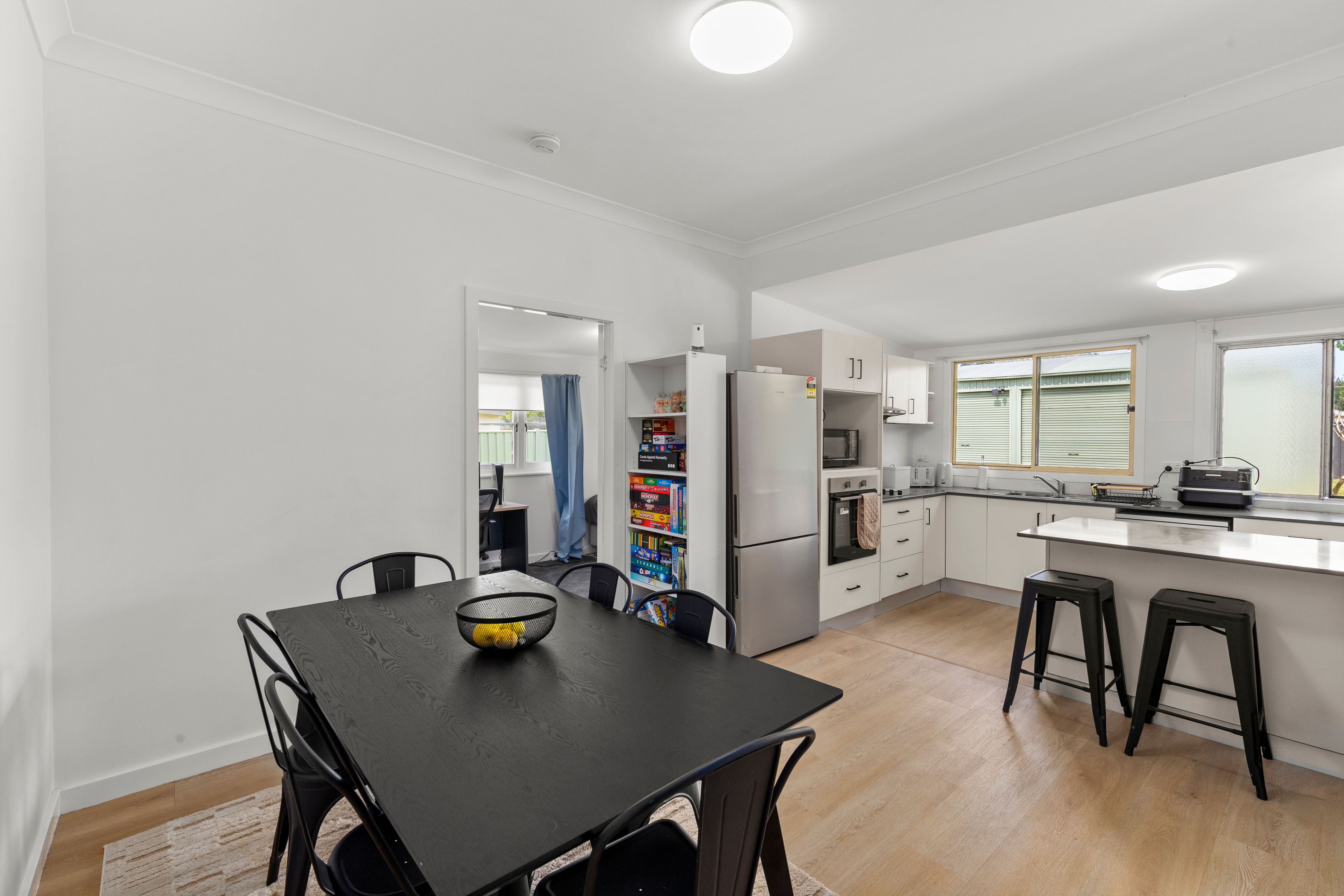 24 Railway Street — photo 6 of 18
