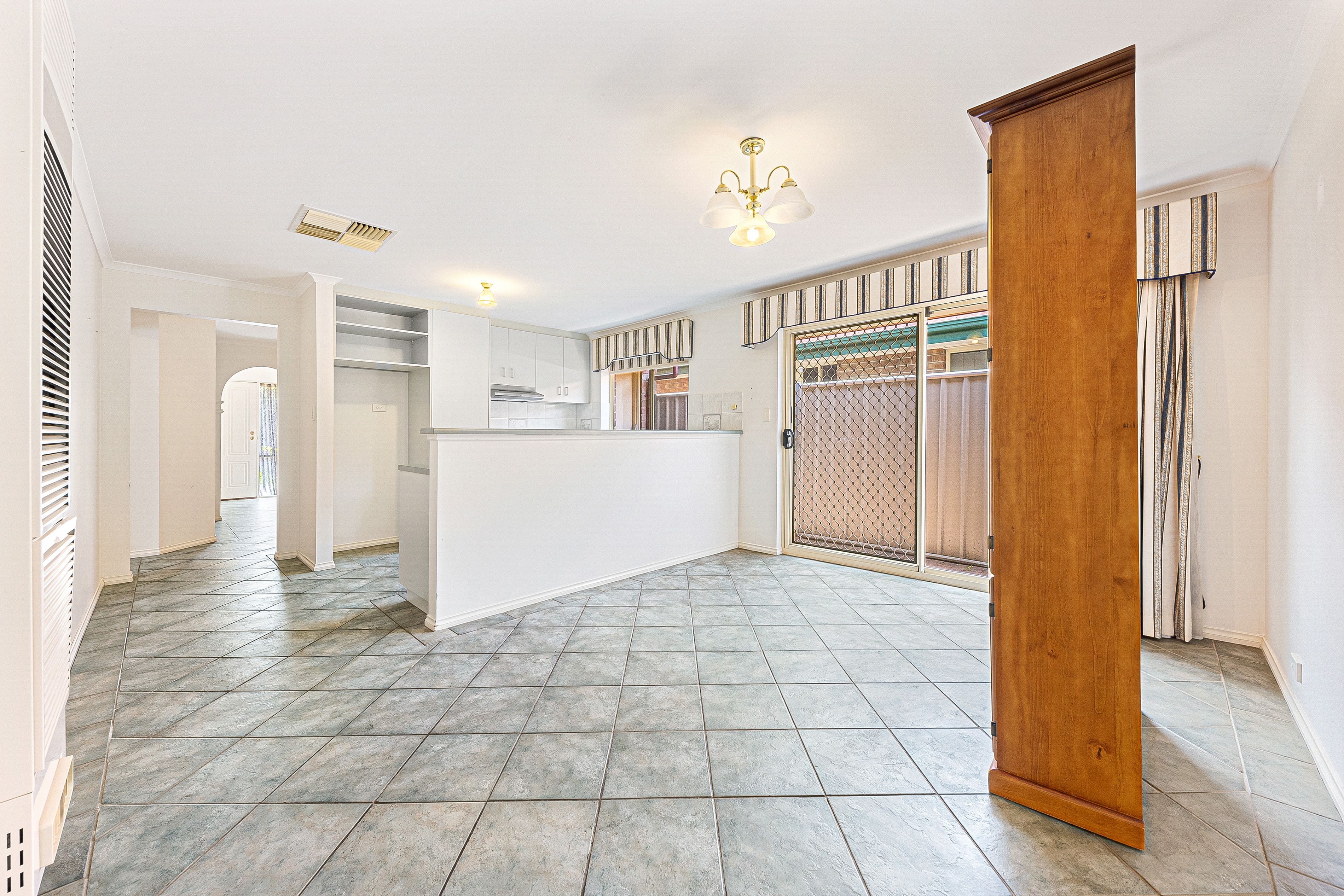 18 Farnborough Street, Oakden, SA 5086