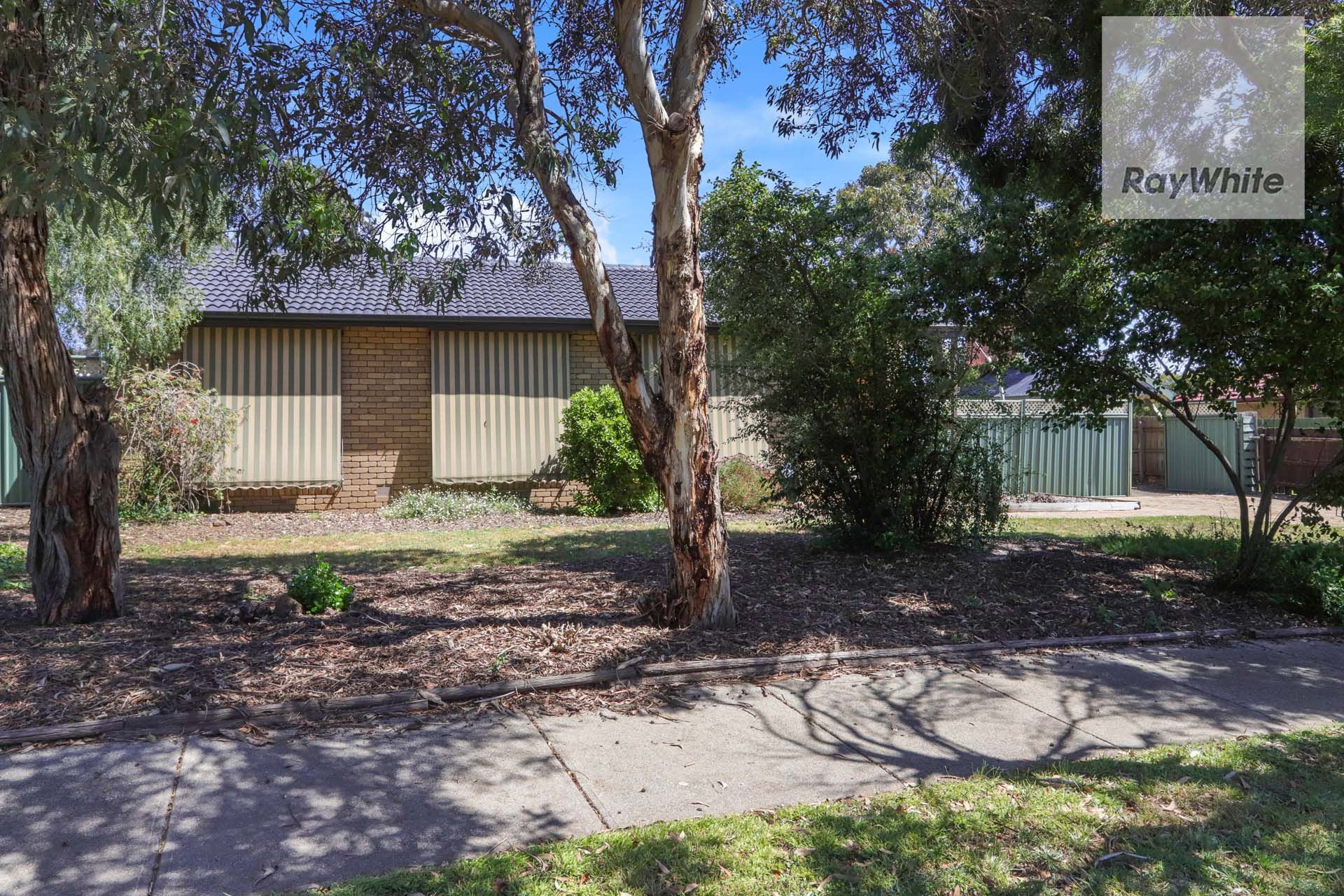 23 Snaefell Crescent, Gladstone Park, VIC 3043