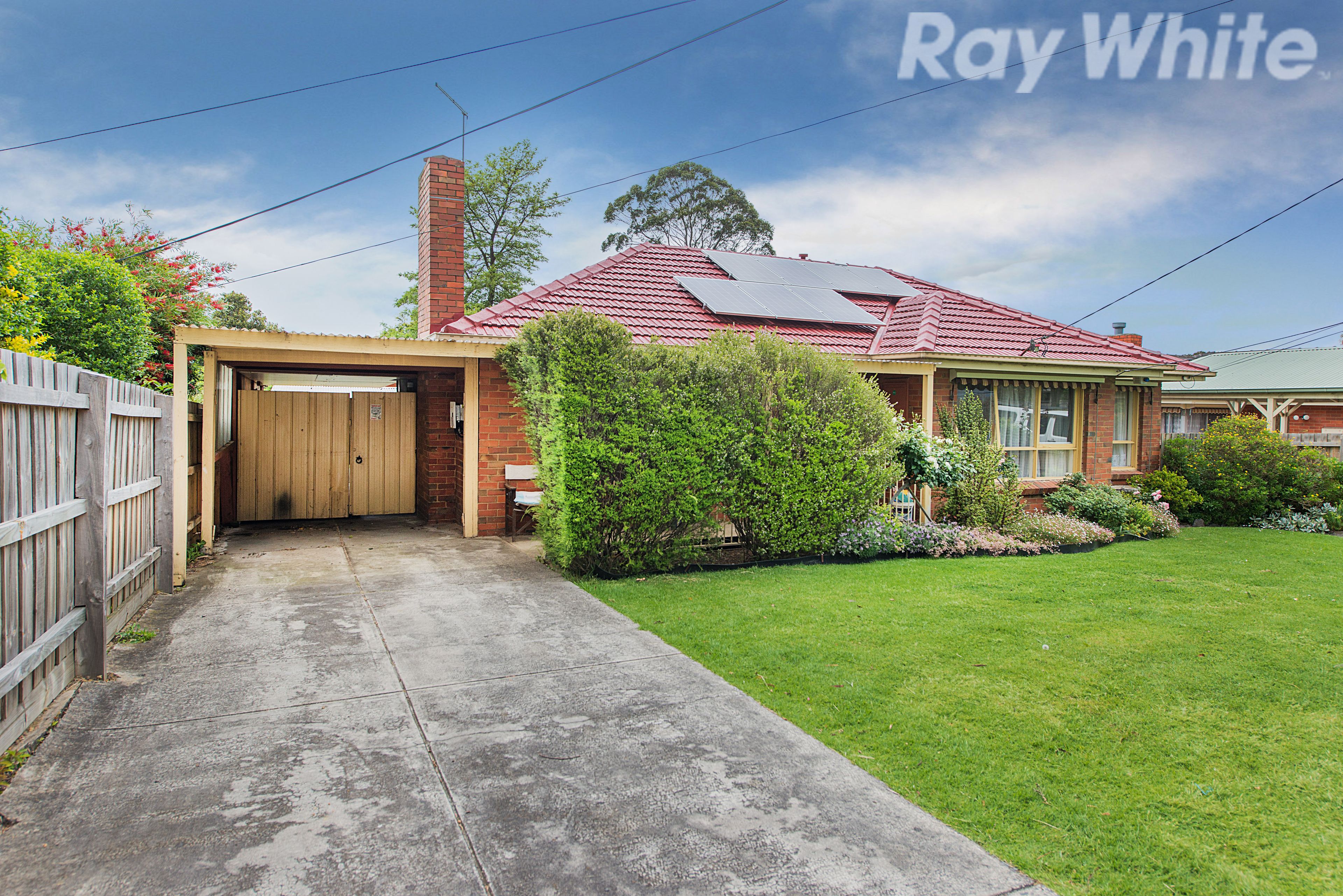 11 Pinnacle Avenue, Ferntree Gully VIC 3156