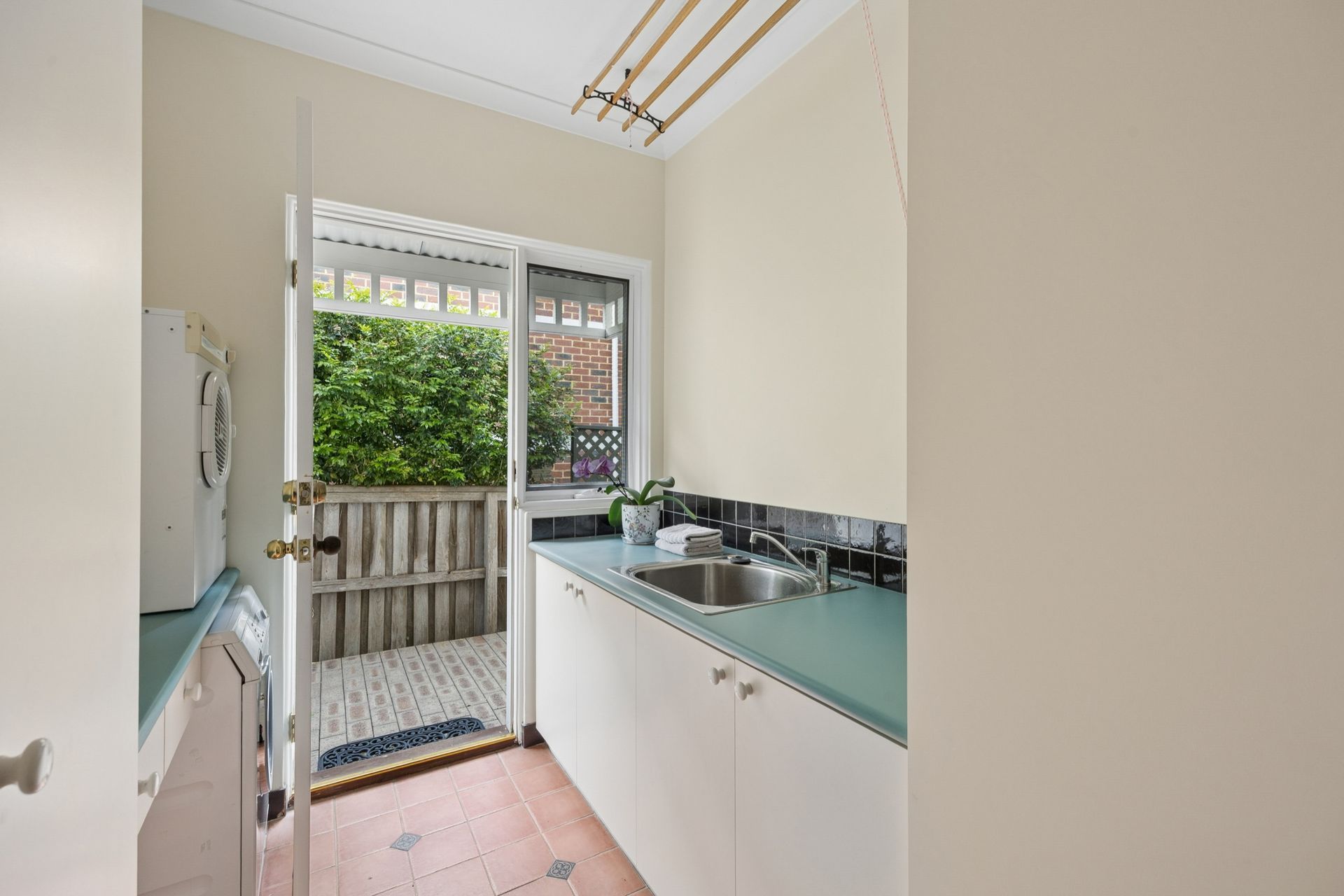 19 Irvine Street — photo 23 of 30