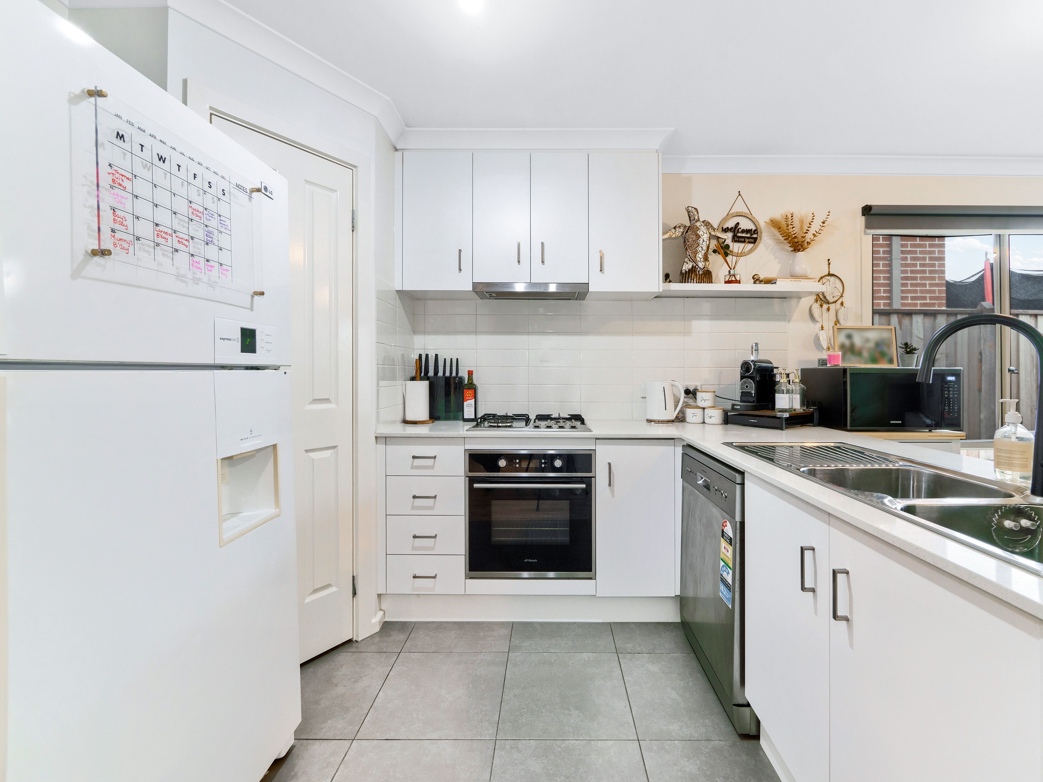 8 Romulus Crescent, Cranbourne West, VIC 3977