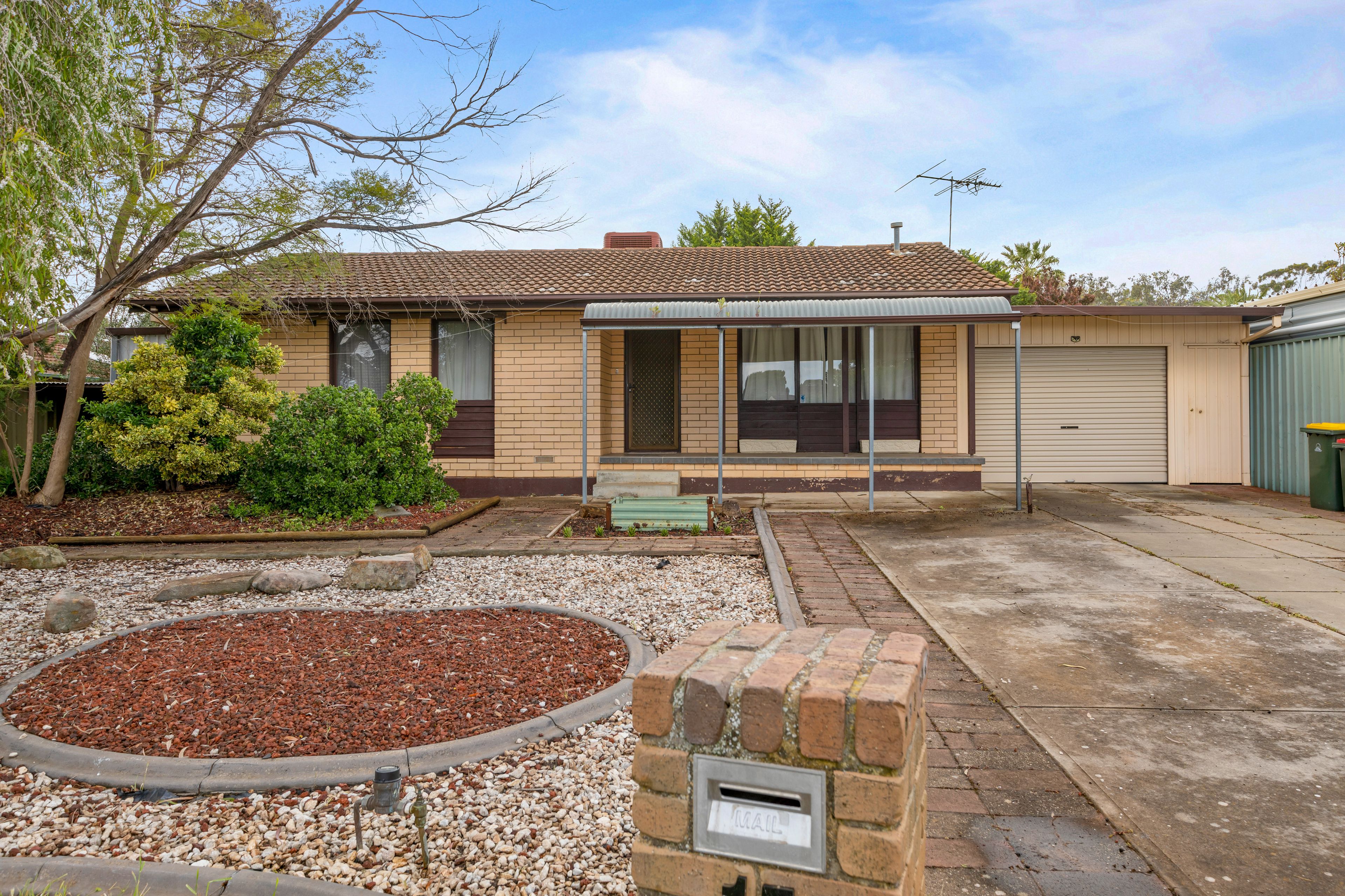 15 Hawker Crescent, Elizabeth East SA 5112