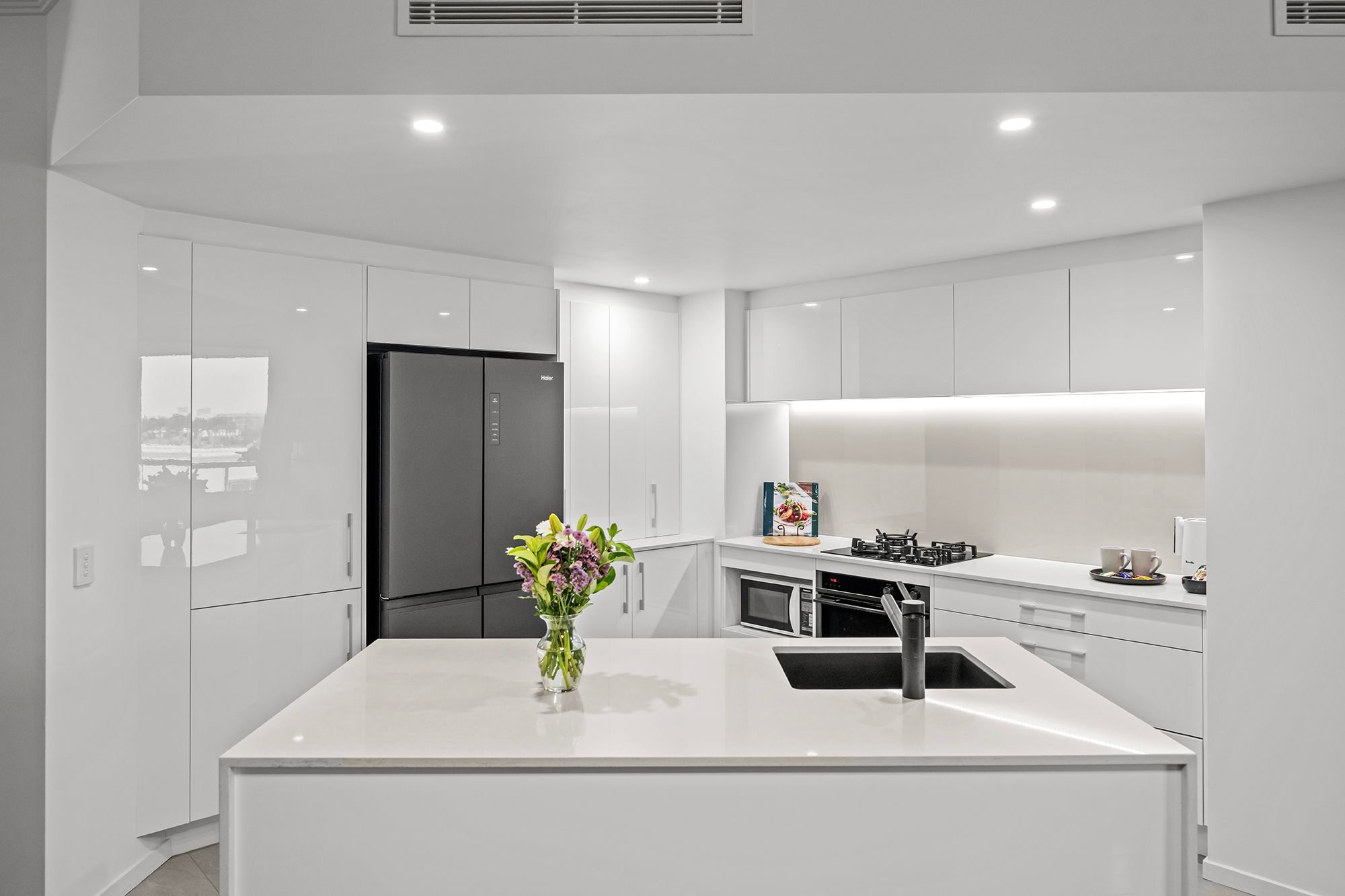 18T/28 Bayview Street, Runaway Bay, QLD 4216