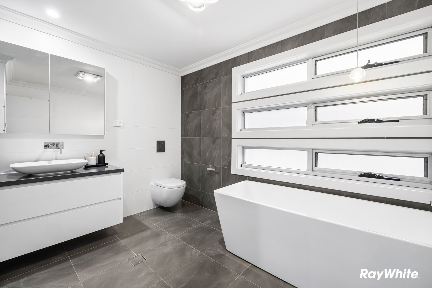 16 Dunbar Street — photo 9 of 14