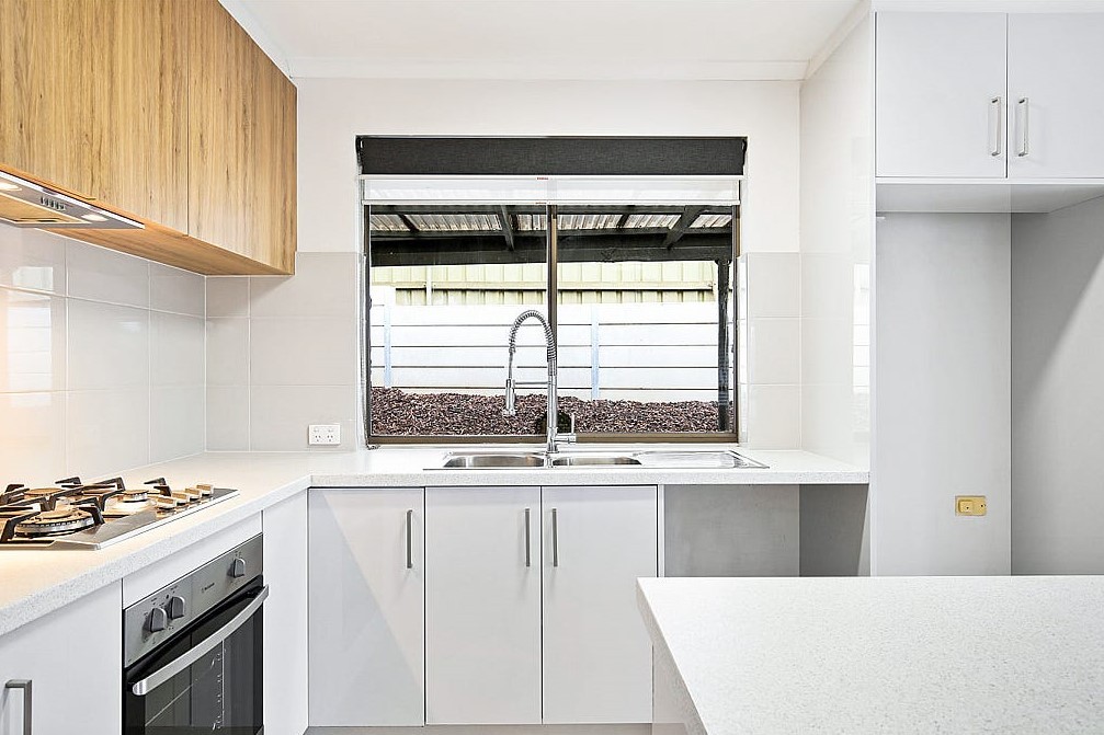 172 The Cove Road, Hallett Cove, SA 5158