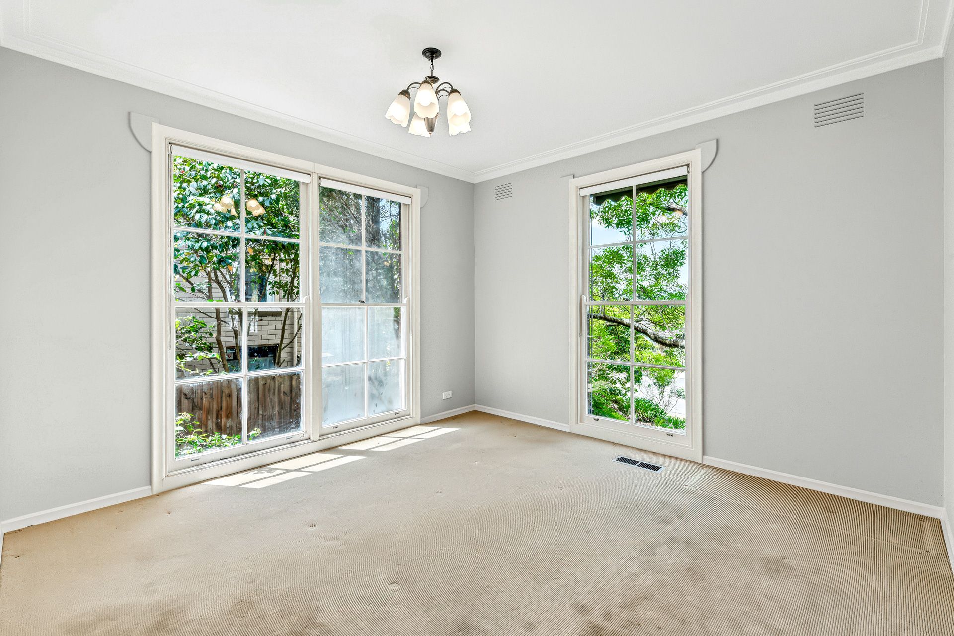 11 Wellesley Road — photo 3 of 13