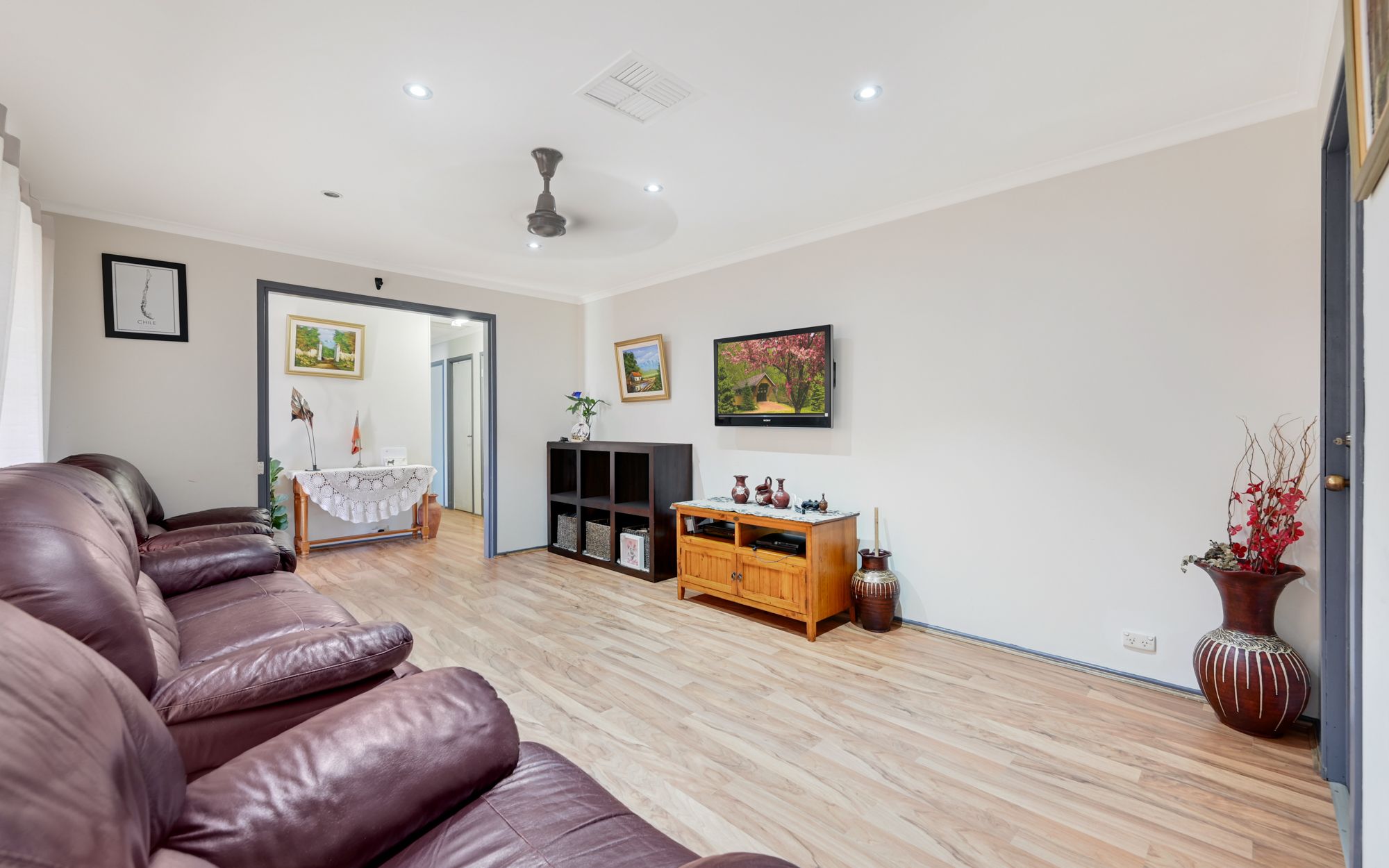 33 Pinaroo Crescent, Bradbury, NSW 2560