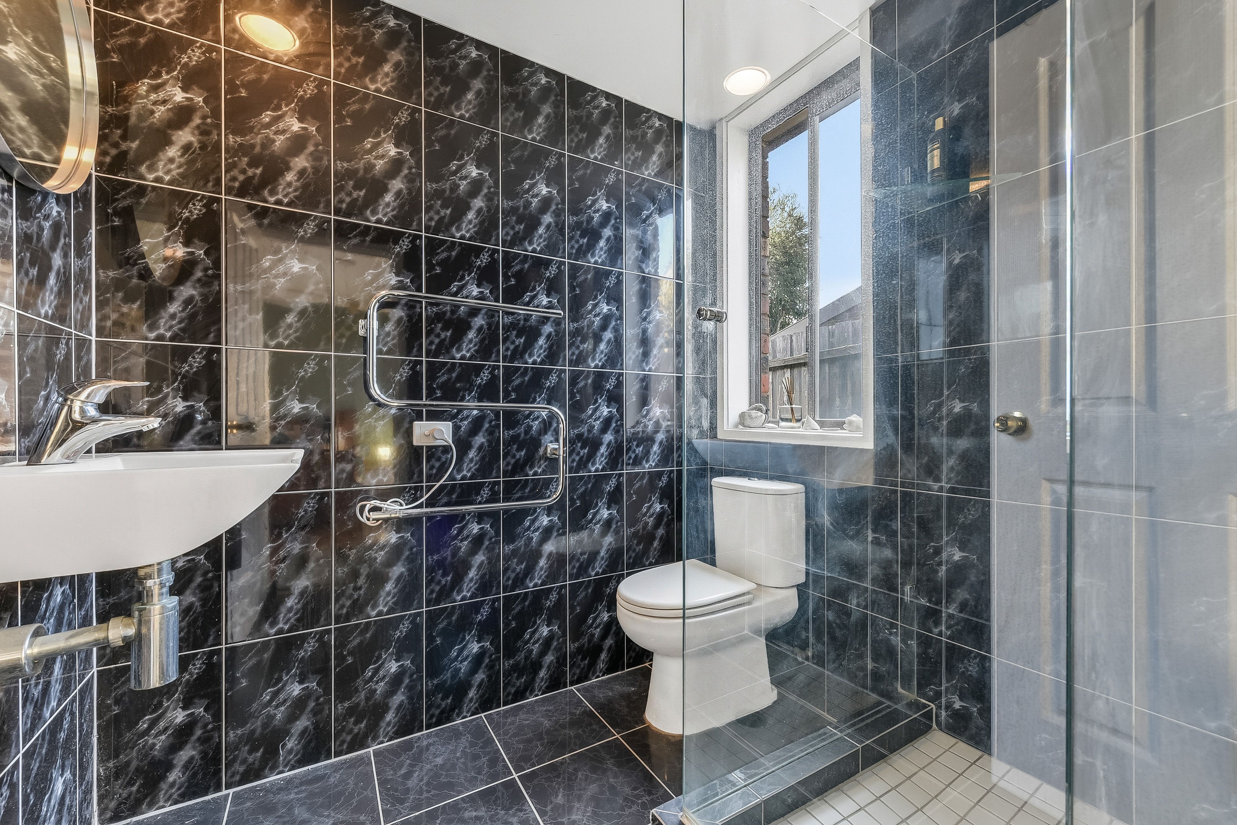 16 Rowena Rise — photo 13 of 19