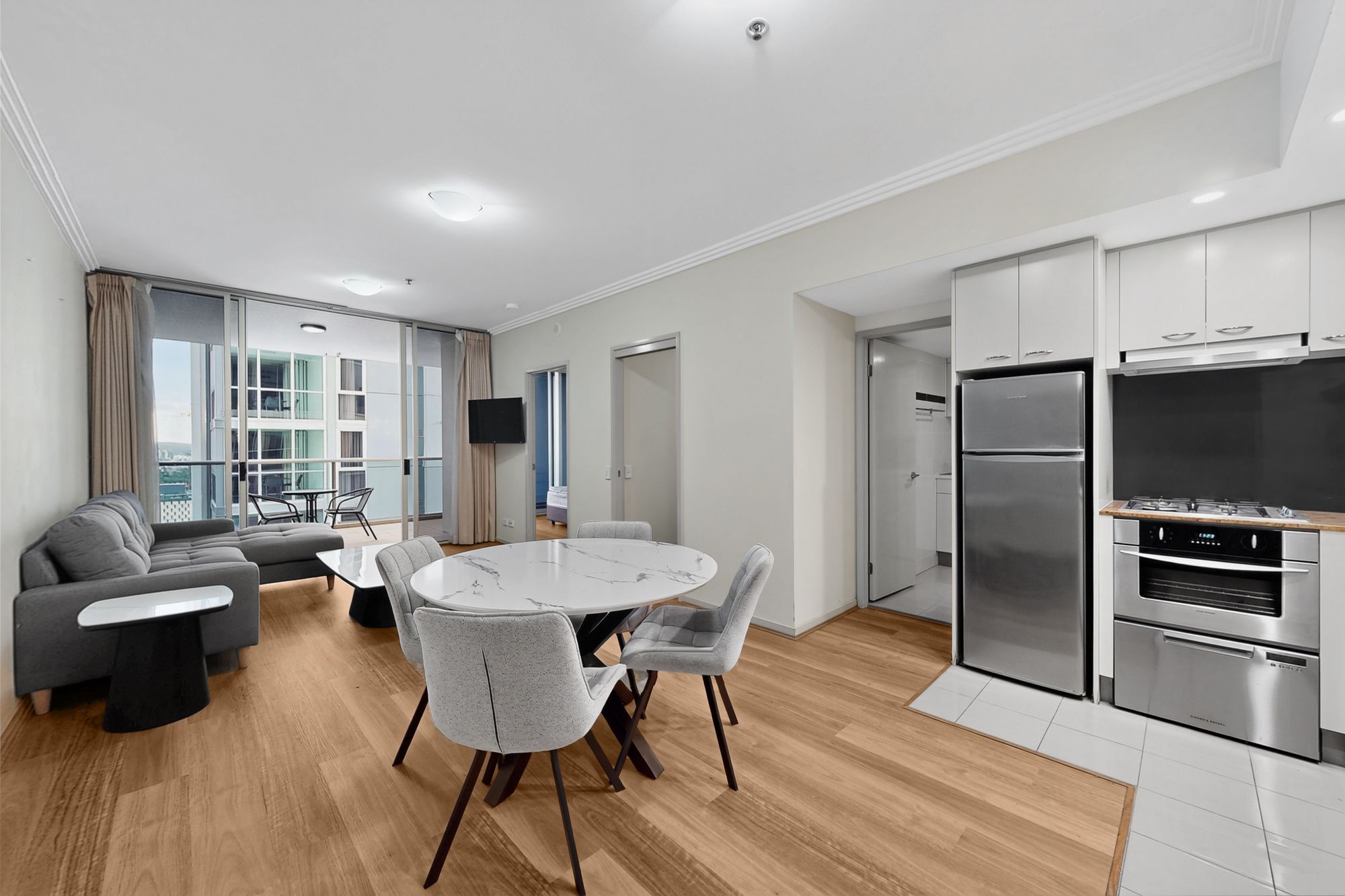 3207/70 Mary Street — photo 5 of 19