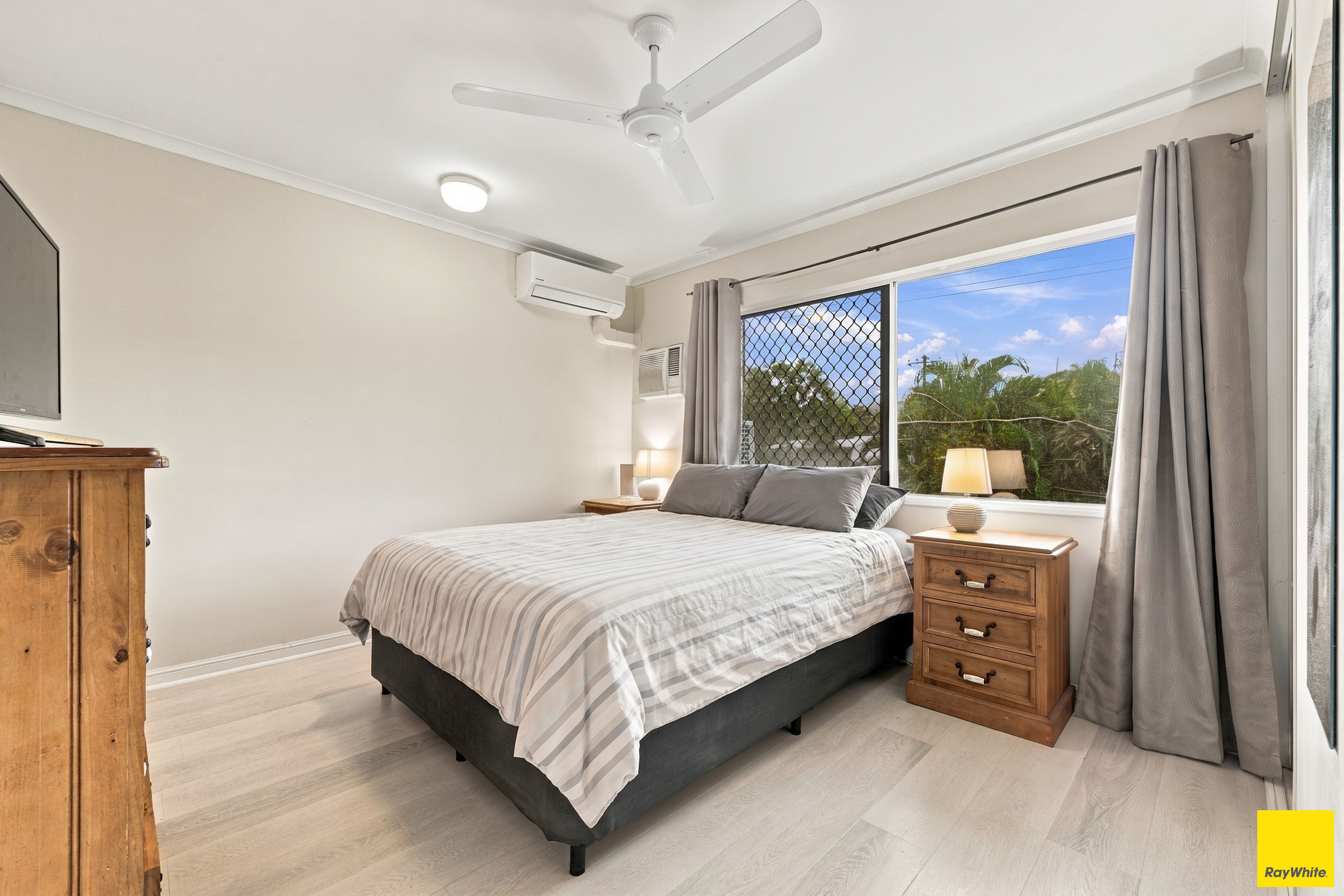 2/528 Varley Street — photo 4 of 13