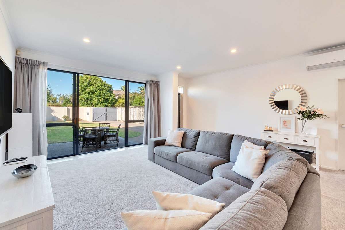 10 Riccarton Way photo 5