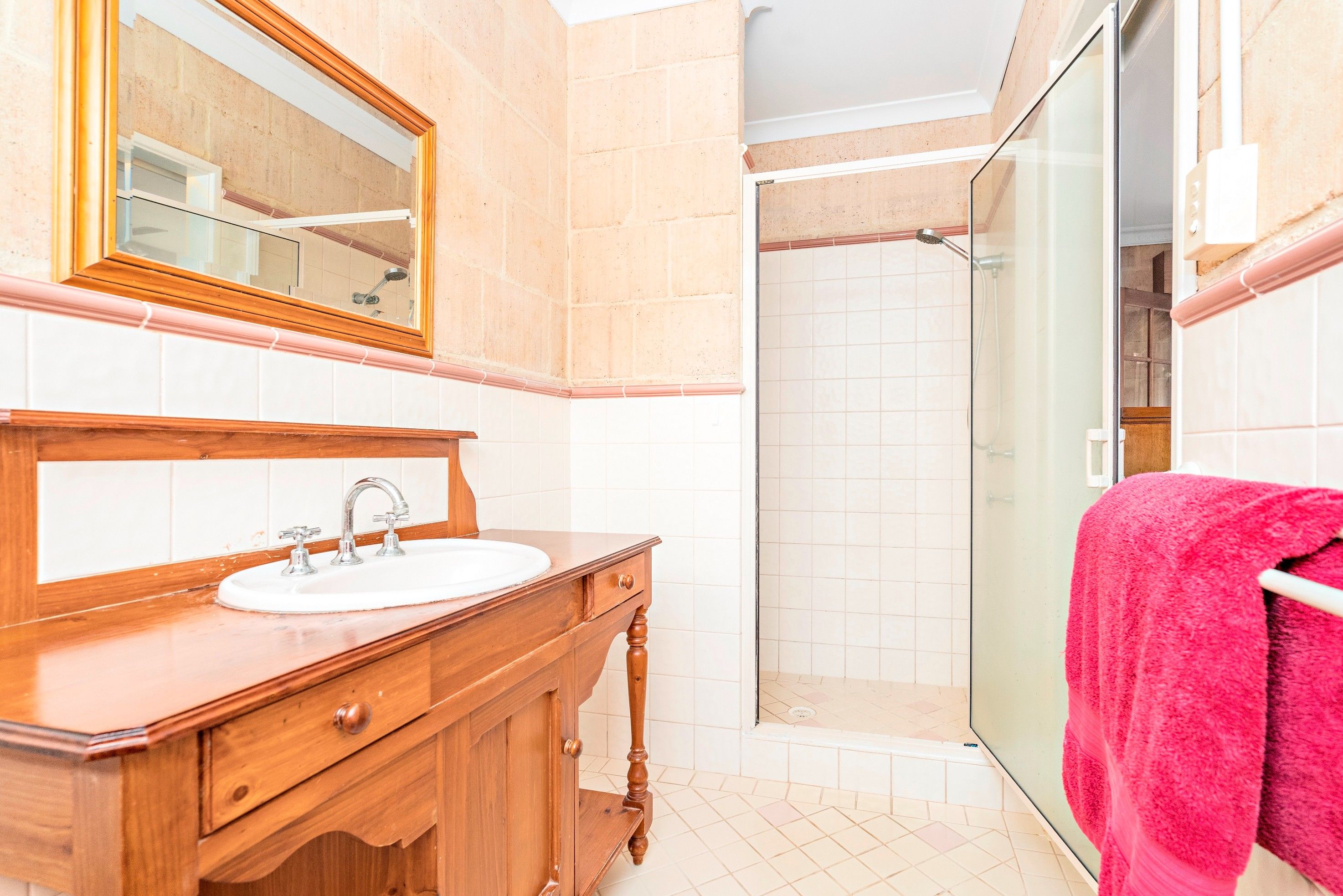 6 Torquay Place — photo 9 of 16