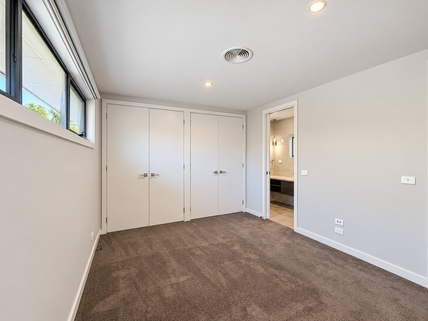 67A Strabane Avenue — photo 7 of 11